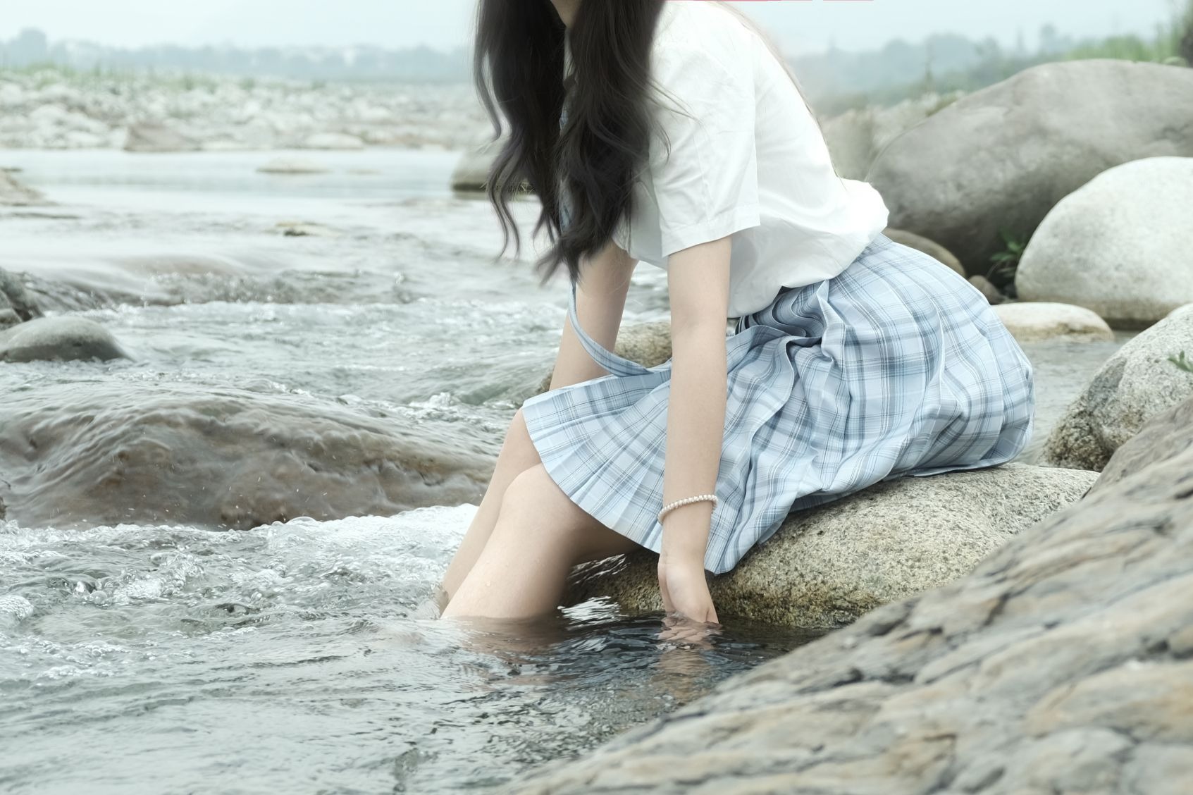 eloise软软 - 河边JK 28