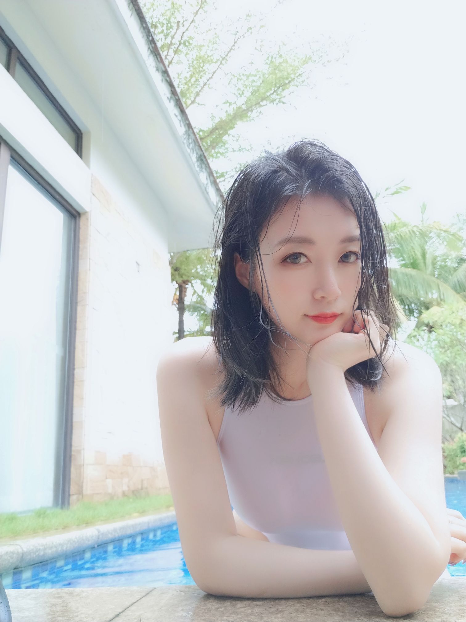 白银81-白色竞泳 [83P2V] 15