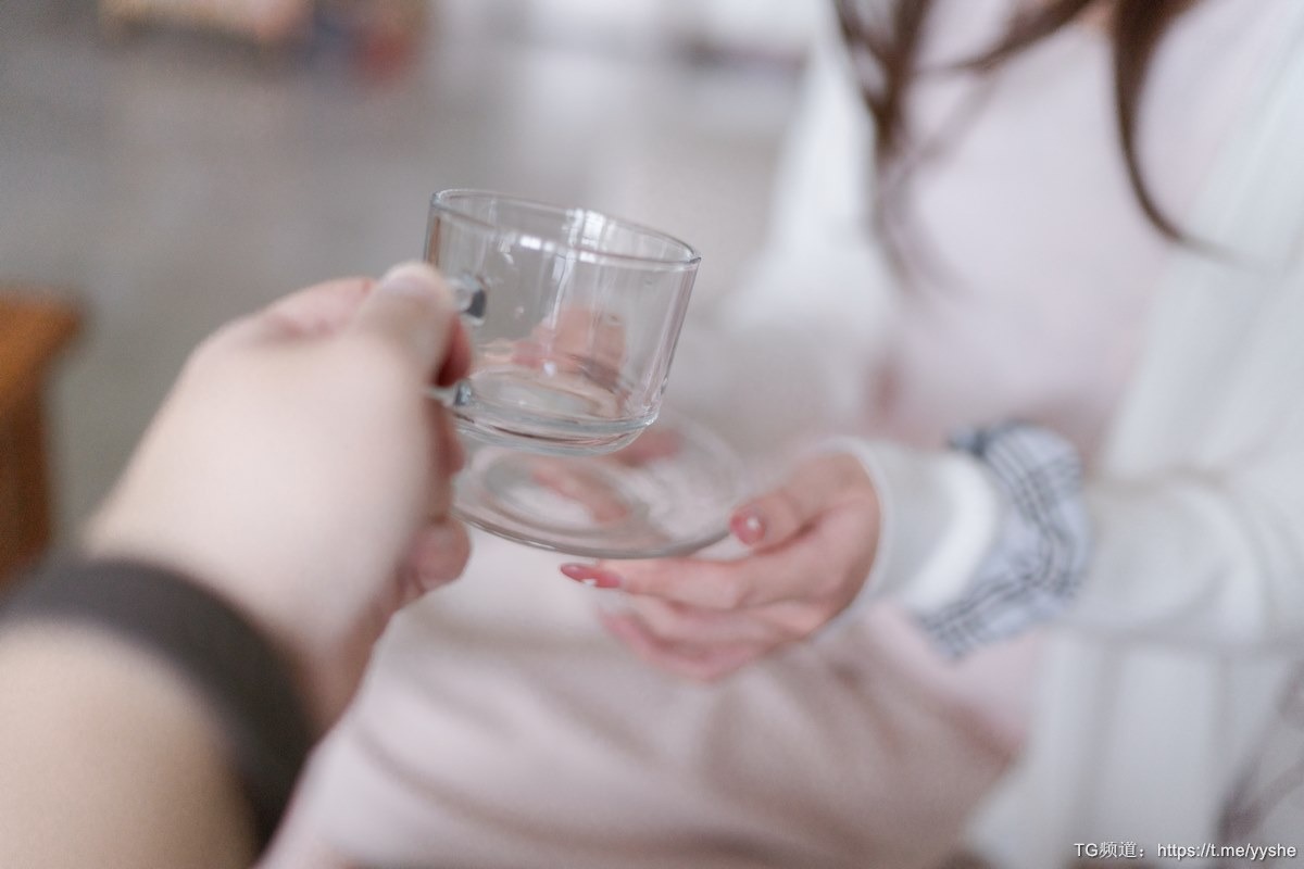 [Cos]眼酱大魔王- 人妻丝袜红茶[57P] 51