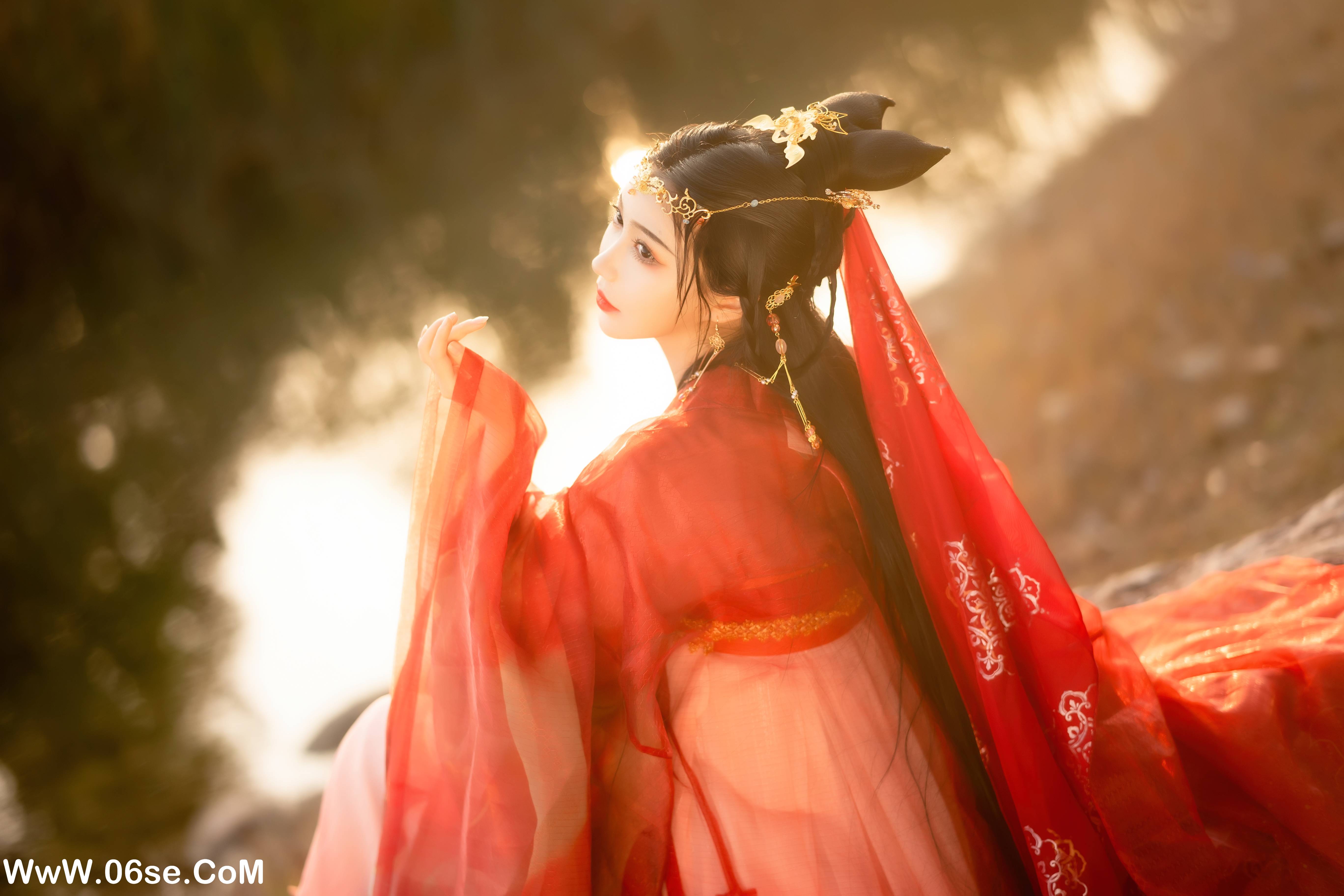 图片[26]-[YITUYU艺图语]2022.11.03 枫霜尽 -绮罗生的小苏苏-[28+1P／240MB]-六色网
