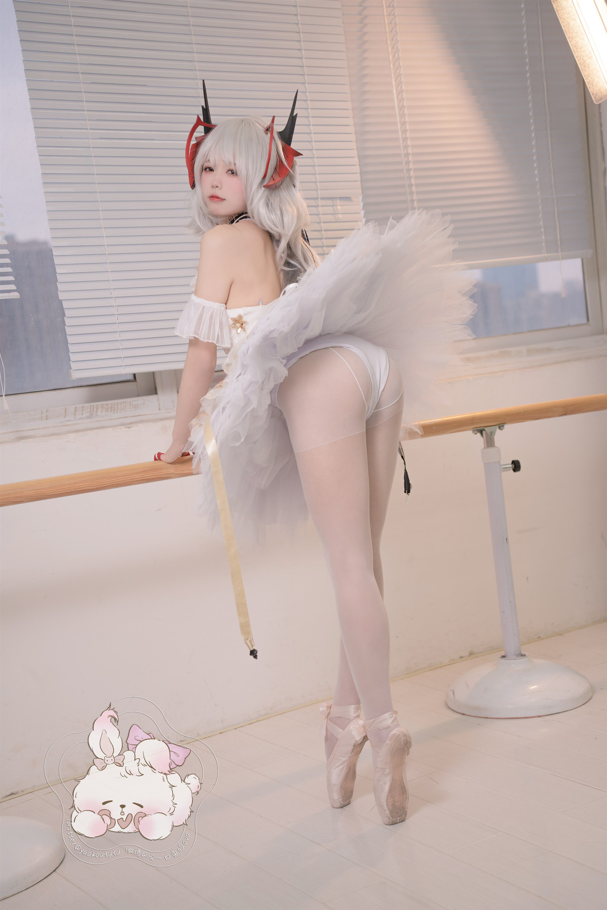 Cosplay 咬一口兔娘 天鹅之舞 15