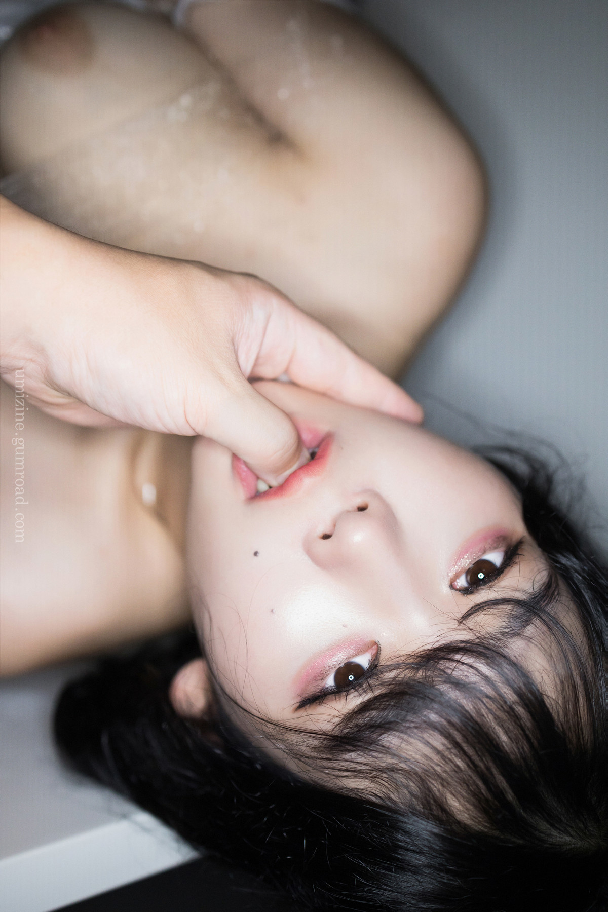 ZIA.Kwon 권지아, [UMIZINE] Bathtub Mermaid Set.02 45