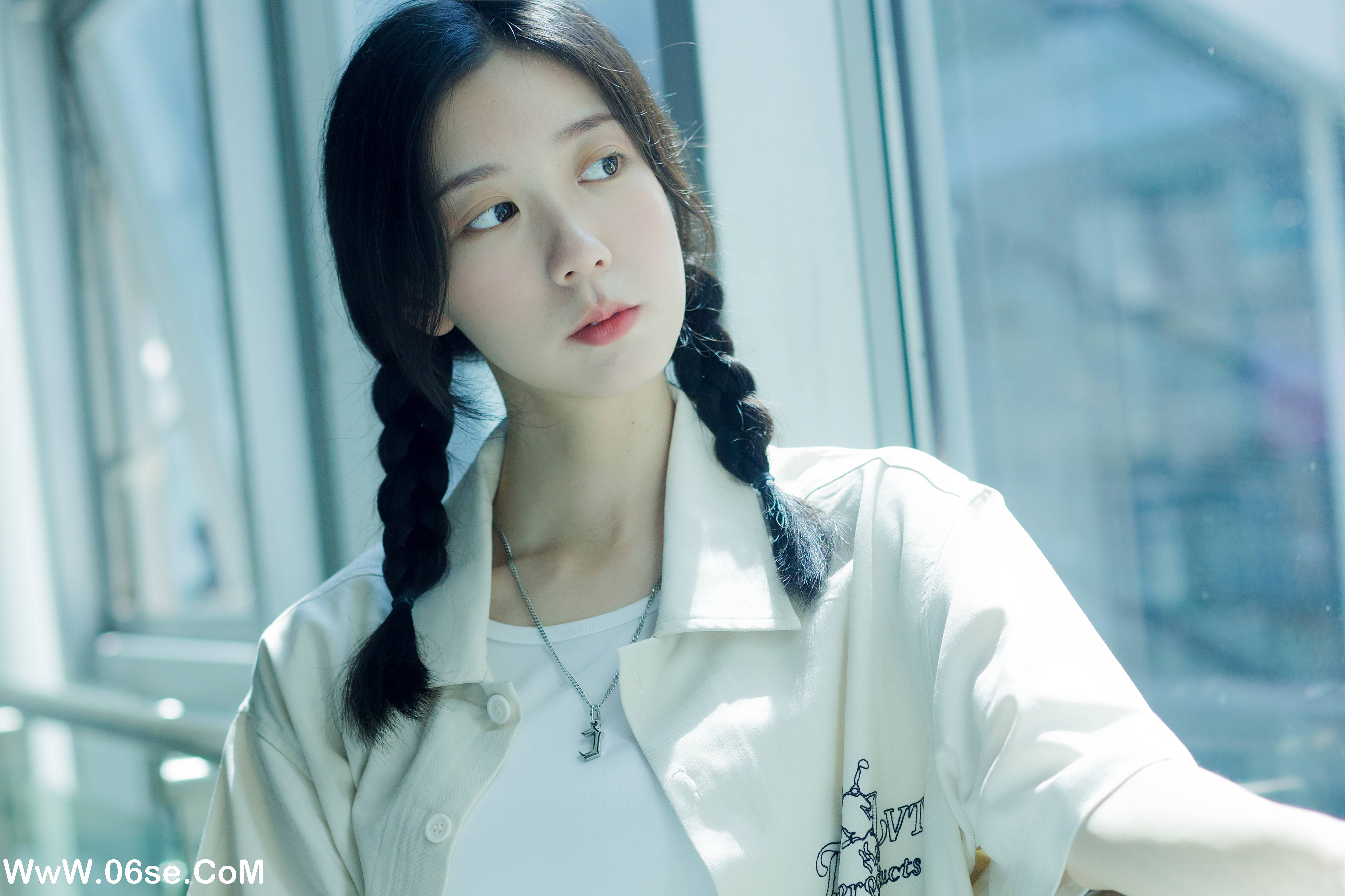 图片[3]-[YITUYU艺图语]2022.08.22 地铁奇遇记 饲猫少女-[38+1P／340MB]-六色网