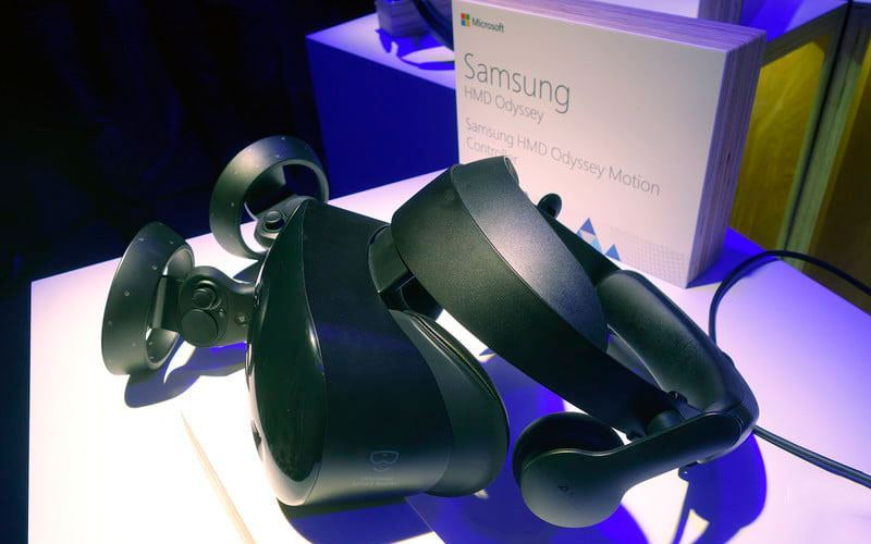 Samsung odyssey обзор. Samsung Odyssey Headset. Samsung Odyssey masaüdü. VR-гарнитура от самсунг. Samsung Odyssey VR коробка.