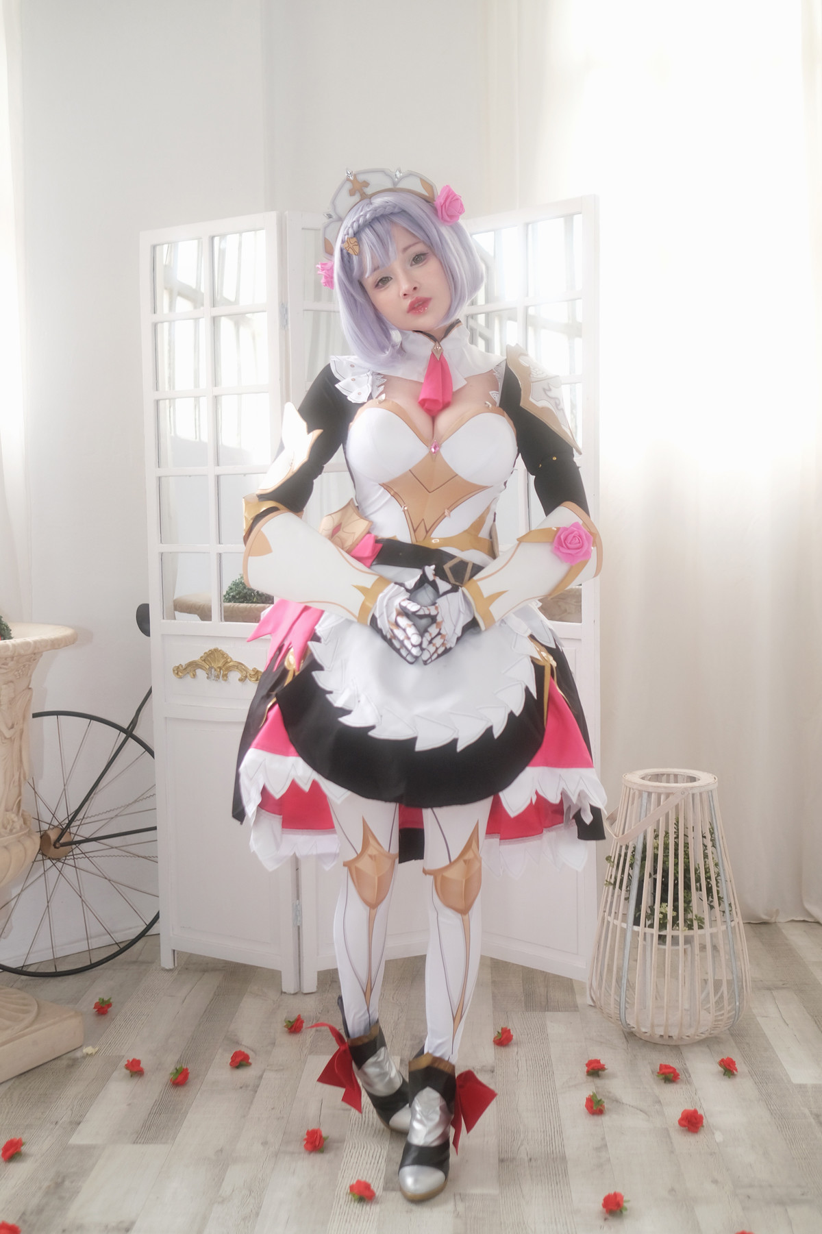 Hidori Rose Cosplay Noelle - Genshin Impact 8