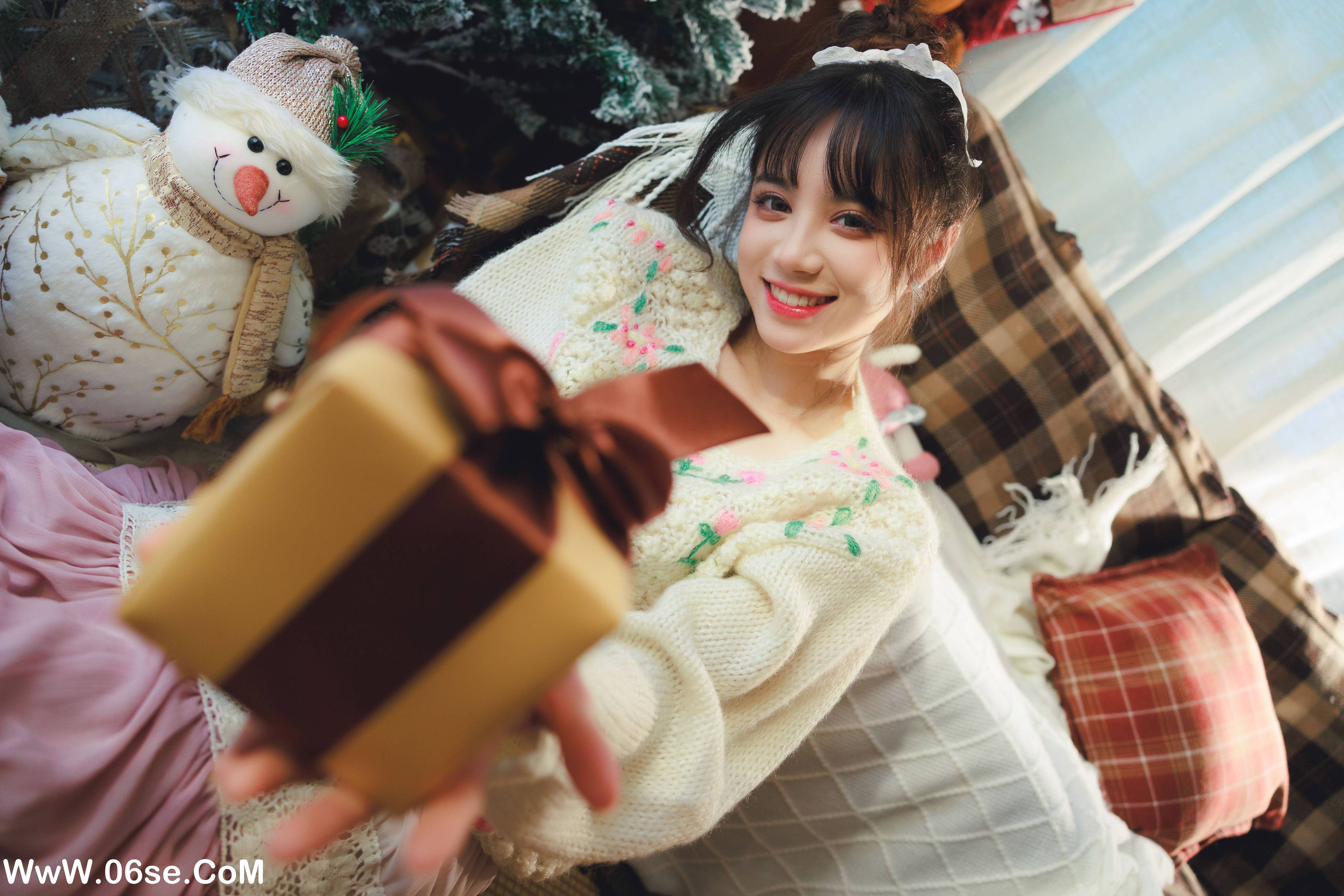 图片[16]-[YITUYU艺图语]2022.06.17 少女圣诞季 贰加六[36P-83.65MB]-六色网