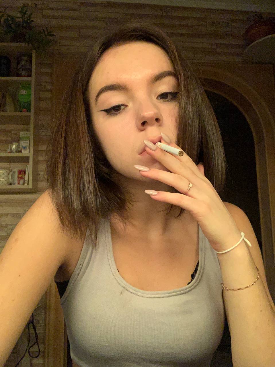 ️ Smoking Anisya – Telegram