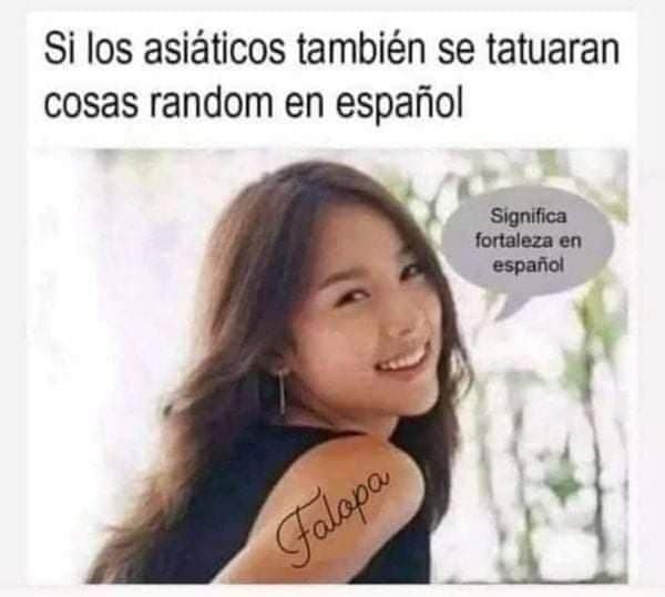 Asiáticos tatuándose palabras españolas