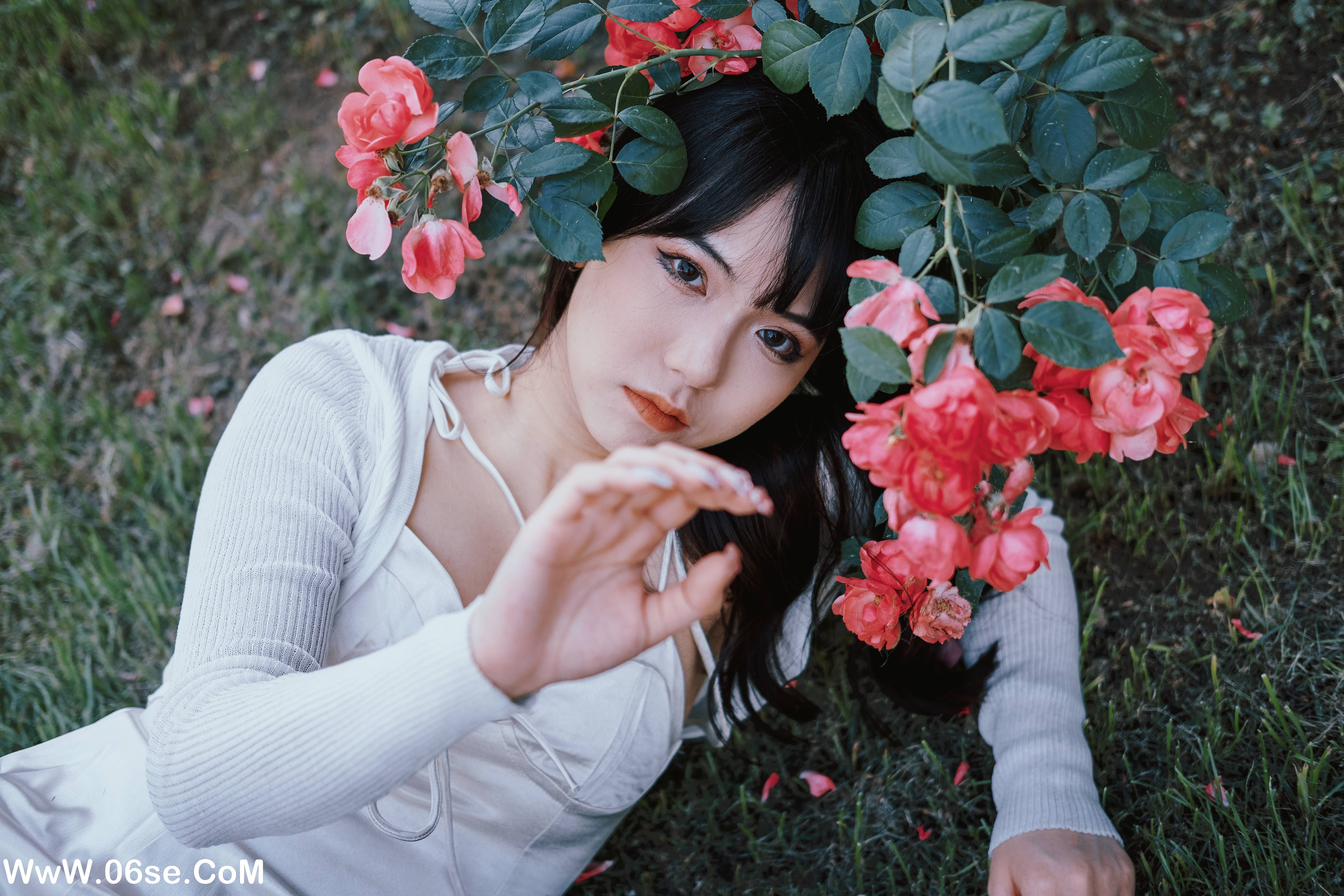 图片[10]-[YITUYU艺图语]2022.06.10 蔷薇花下 依依[25P-398.67MB]-六色网