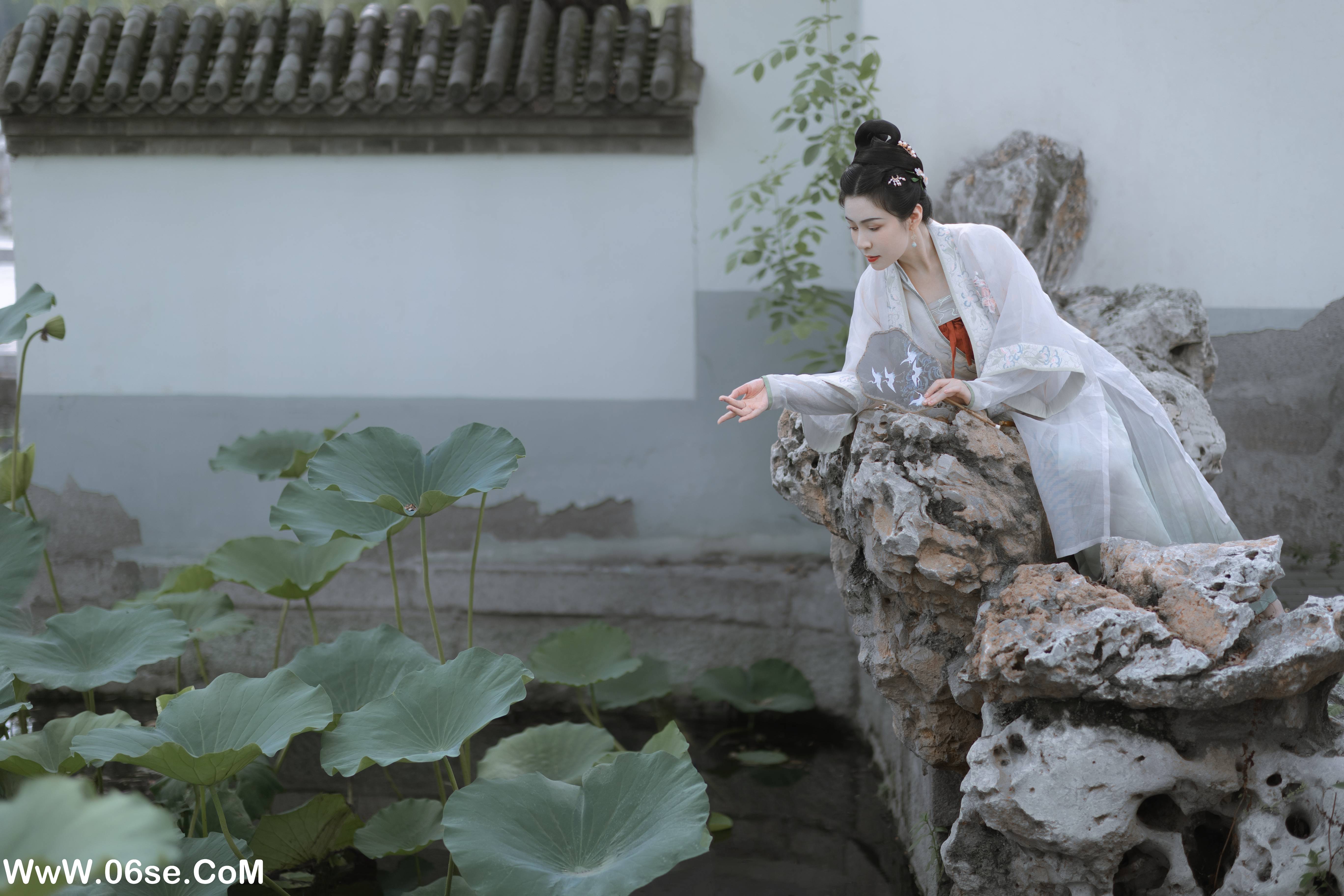 图片[21]-[YITUYU艺图语]2022.11.21 陶然荷韵 周曦彤[25+1P／195MB]-六色网