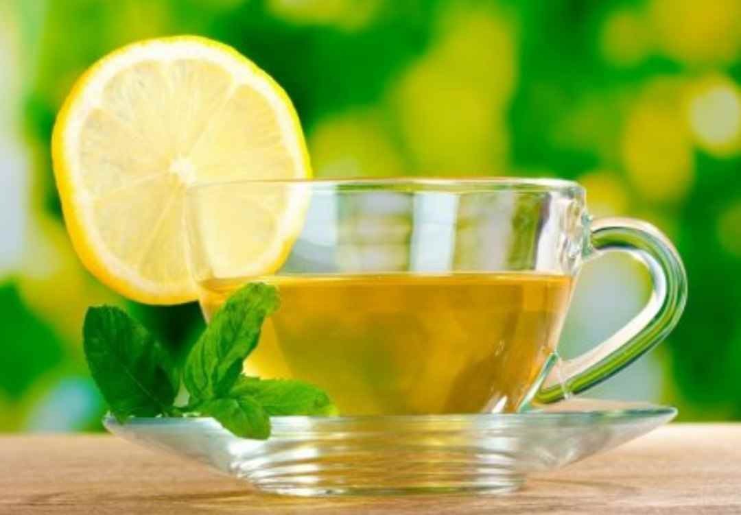 Зеленый лимон польза. Лимон Чой. Чай с лимоном. Зеленый чай. Зеленый чай с лимоном.