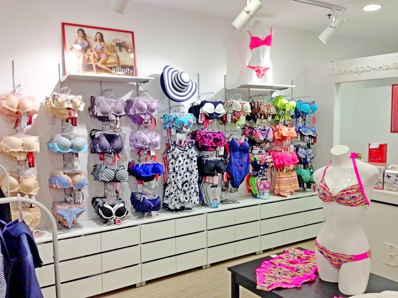 открыть магазин нижнего. интерьер магазина одежды. интерьер шоу рума нижнего белья. открыть магазин нижнего. торговое оборудование для нижнего женского белья.