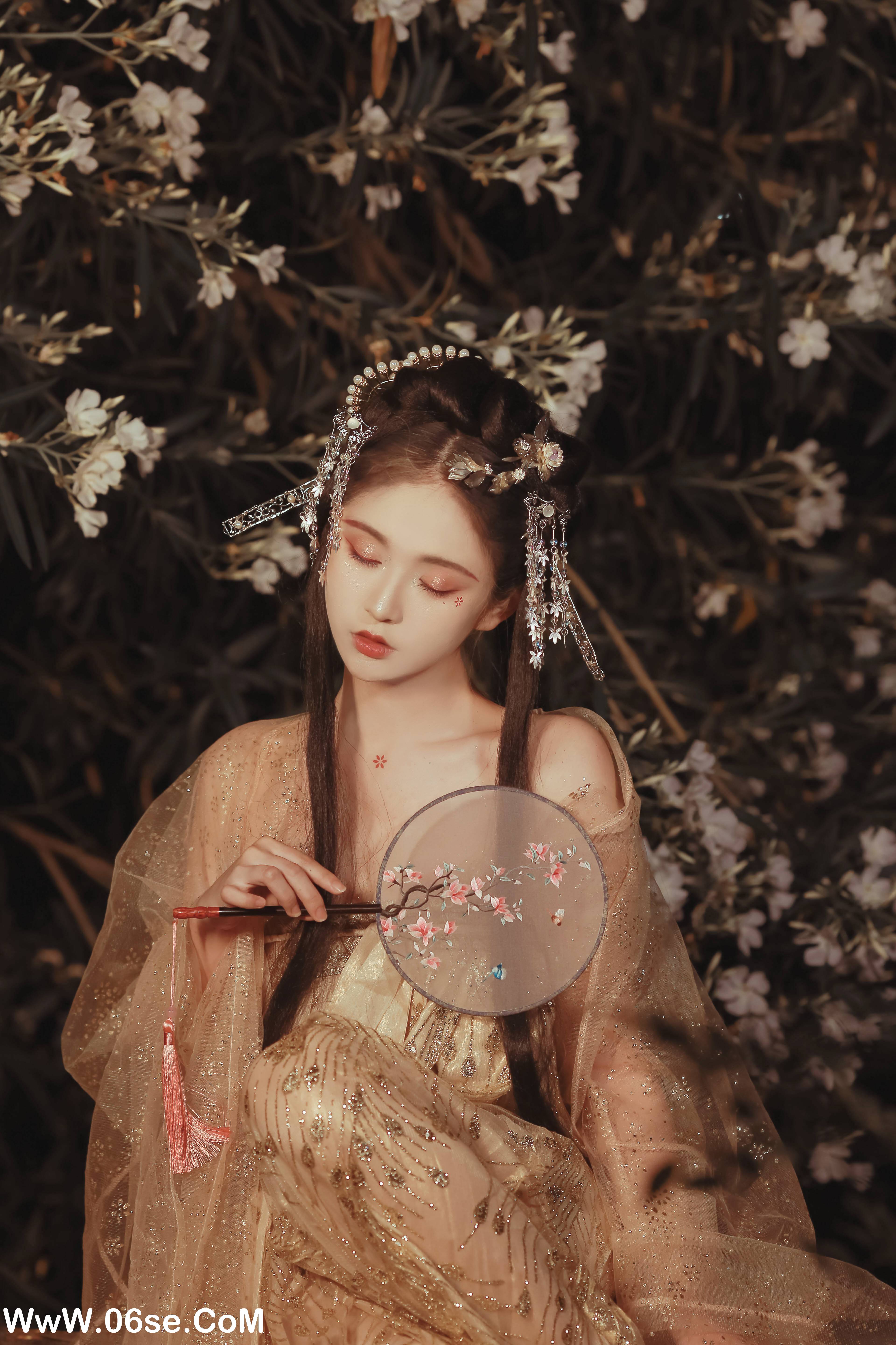 图片[21]-[YITUYU艺图语]2022.11.30 满身花影倩人扶 奶文文[22+1P／109MB]-六色网