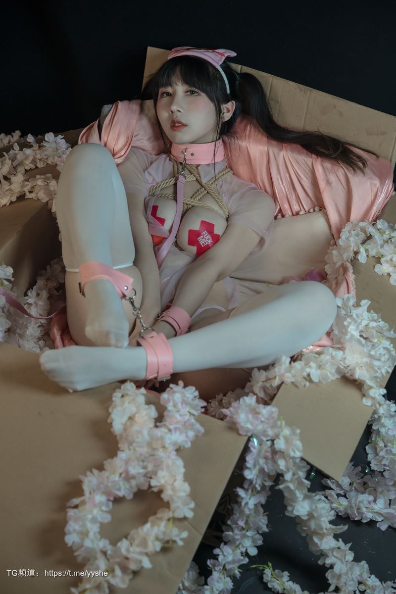 [Cos]云溪溪 - 奶桃护士[58P] 23