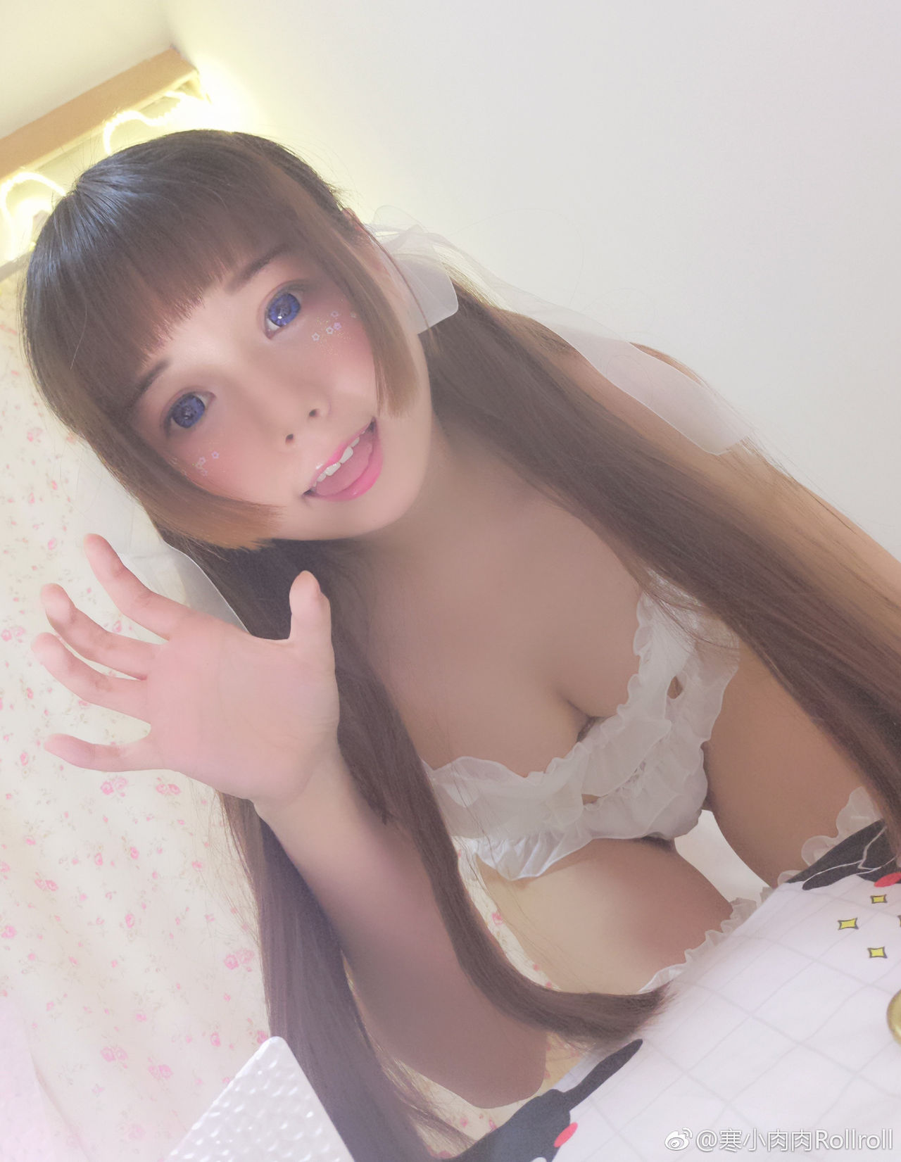 Rollroll Nude