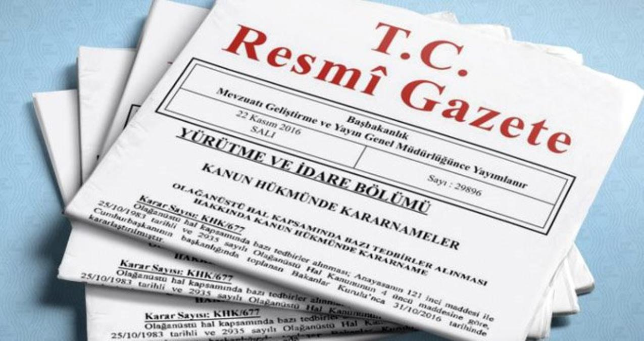 Türkiye'de gebeliği sonlandırma işlemi, yasal olarak "Kürtaj" olarak adlandırılmaktadır. Türkiye'de kürtajla ilgili hukuki durum aşağıdaki temel yasalara dayanmaktadır:

1. Türk Ceza Kanunu (TCK):
- Türk Ceza Kanunu'nun 99. maddesi, gebeliğin sonlandırılmasını düzenlemektedir.
- Yasaya göre, gebeliği sonlandırmak isteyen kadının veya sağlık sebepleri nedeniyle tıbbi gereklilik gösteren durumların bulunması halinde kürtaj yapılması serbesttir.

2. Sağlık Bakanlığı Talimatları - Yönergeleri:
- Sağlık Bakanlığı, kürtajın uygulanmasıyla ilgili talimatlar, yönergeler yayınlamıştır.
- Talimatlar, kürtajın hangi aşamalarda, hangi koşullarda yapılacağına dair detayları belirlemektedir. Örneğin, gebelik haftası sınırlamaları, sağlık hizmeti sunucularının yetkilendirilmesi, izin verilen sağlık kuruluşları gibi konuları düzenlemektedir.

3. Hasta Hakları - Etik Kurallar:
- Türkiye'de hasta hakları, etik kurallar, gebelik sonlandırma hakkını korumaktadır.
- Hasta haklarına göre, kadın kendi bedeni, sağlık durumuyla ilgili kararları almakta özgürdür. Gebeliği sonlandırma hakkına sahiptir.
- Jinekolojik sağlık hizmeti sunucuları, kadınların hakkını saygıyla karşılamakla yükümlüdür.

Türkiye'deki kürtaj yasaları, gebeliğin belirli aşamalarında yapılmasına izin verirken, belirli süre, koşulları da belirlemektedir. Gebeliği sonlandırma işlemi için jinekolojik sağlık kuruluşuna başvurduğunuzda, ilgili yasal düzenlemeler, sağlık kuruluşunun politikaları doğrultusunda hareket edilir.

Kürtaj işlemiyle ilgili detaylı bilgilere, yasal düzenlemelere, güncel Sağlık Bakanlığı talimatlarına, ilgili kanunlara başvurmanız önemlidir. Ayrıca, Muğla kadın doğum uzmanı, hukuk danışmanıyla da görüşerek spesifik hukuki durumunuzu değerlendirmeniz faydalı olacaktır.