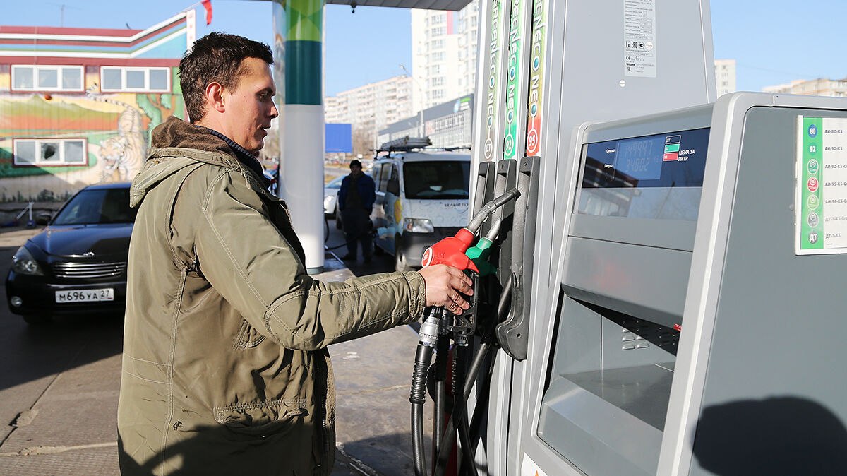 В Хабаровске подешевел бензин