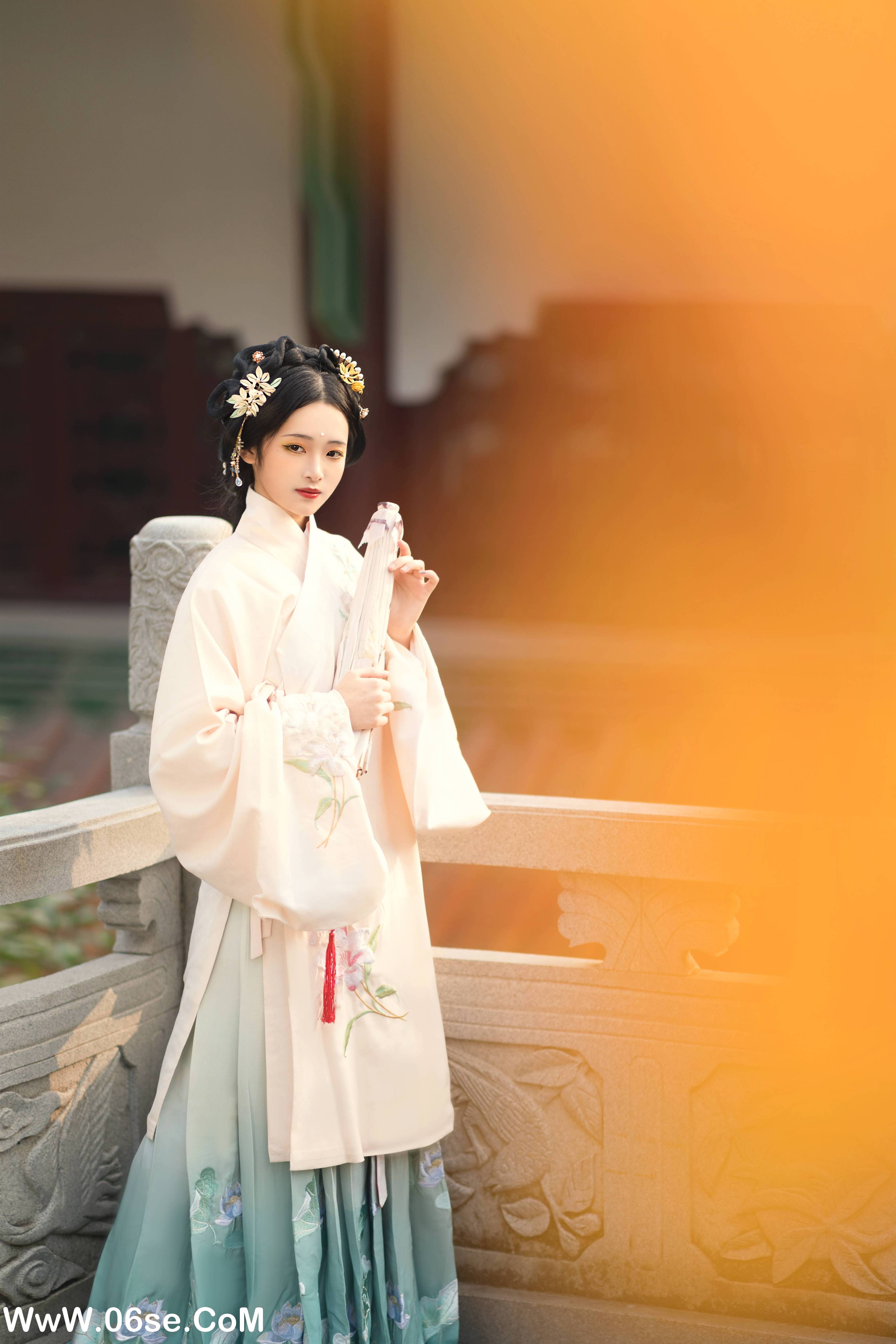 图片[13]-[YITUYU艺图语]2022.12.28 始觉秋风还 是蝶绪咩[19+1P／173MB]-六色网