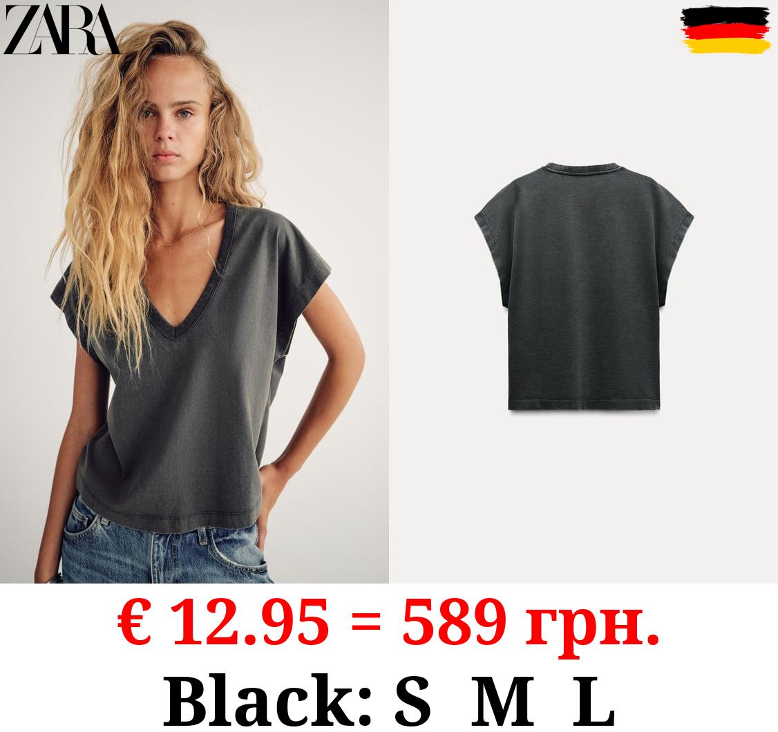FADED-EFFECT T-SHIRT WITH A V-NECKLINE