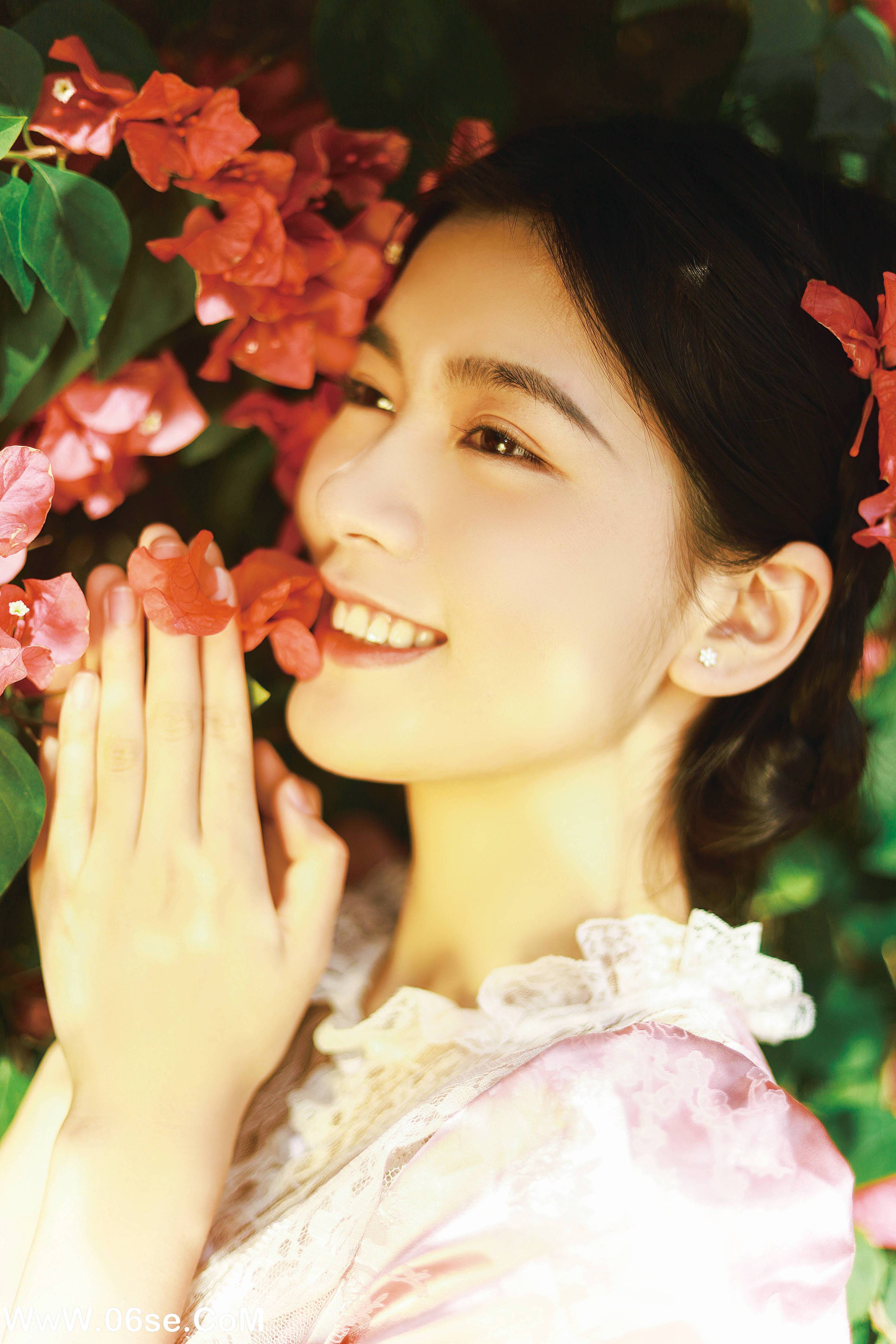 图片[3]-[YITUYU艺图语]2022.09.12 三角梅与少女 欣慧[20+1P／195MB]-六色网