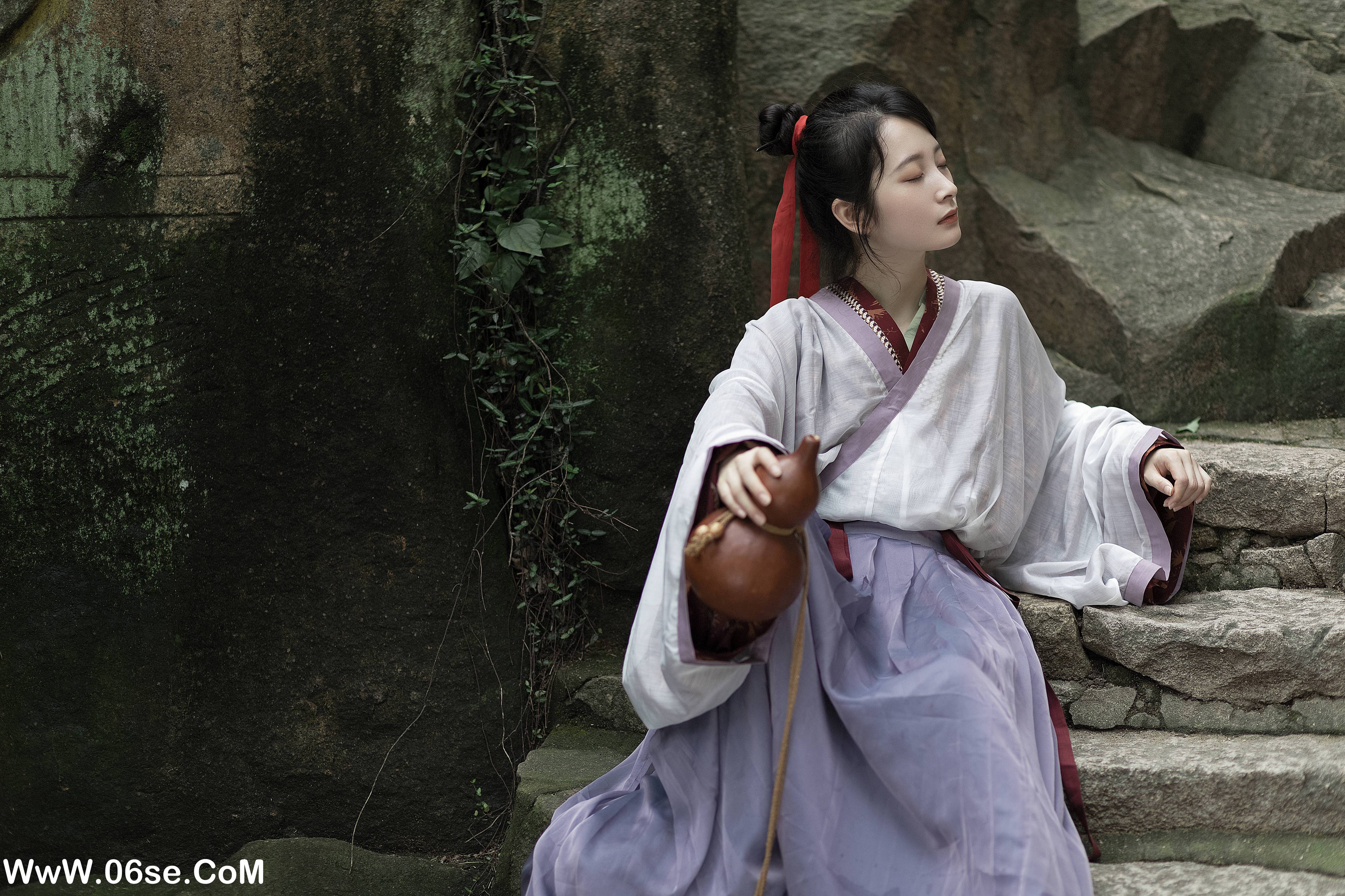 图片[20]-[YITUYU艺图语]2022.01.27 叶底藏花一度 梦里踏雪几回 五月[22+1P／523MB]-六色网