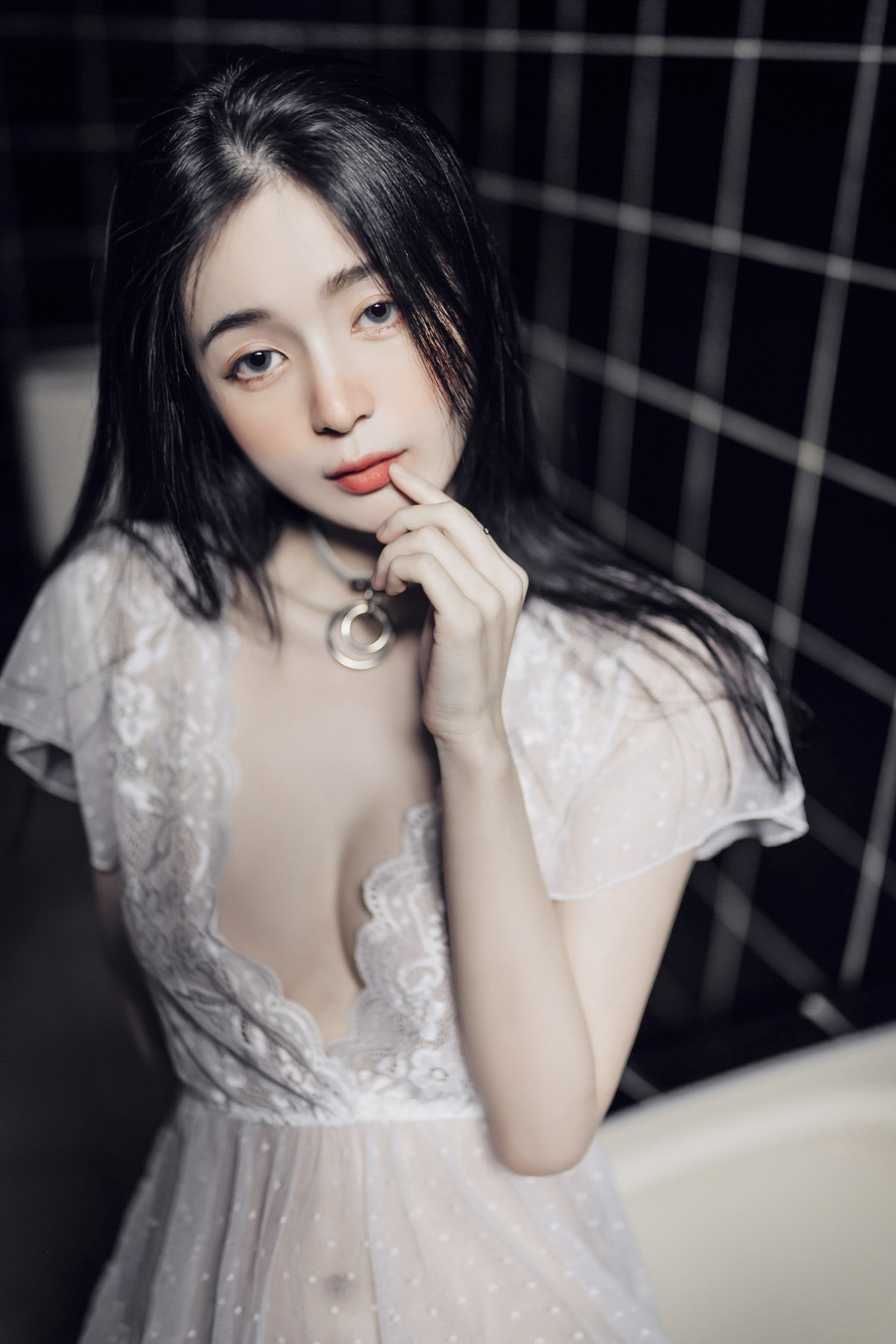 仙仙辰久違單人寫真?誠意超豐富寫真，全裸拍攝加六套服裝，爆炸性感女友系辰辰 Vol.01 11