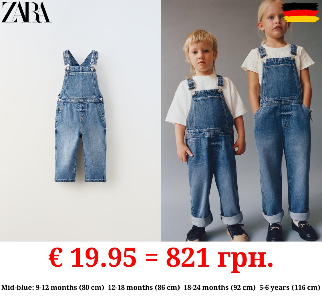 DENIM DUNGAREES WITH LABEL APPLIQUÉ