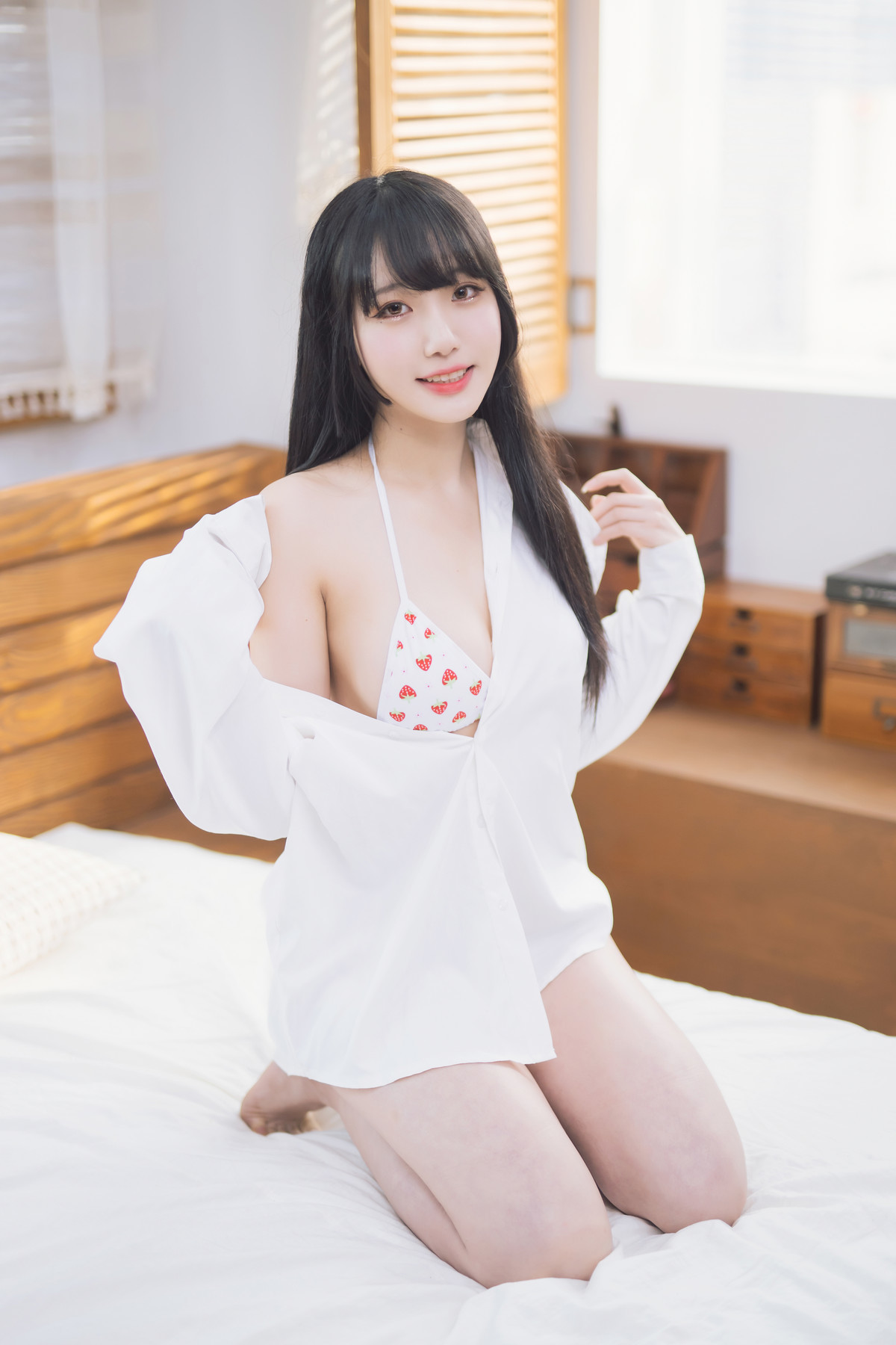 Sooflower 수련수련, Strawberry Photobook Set.01 12
