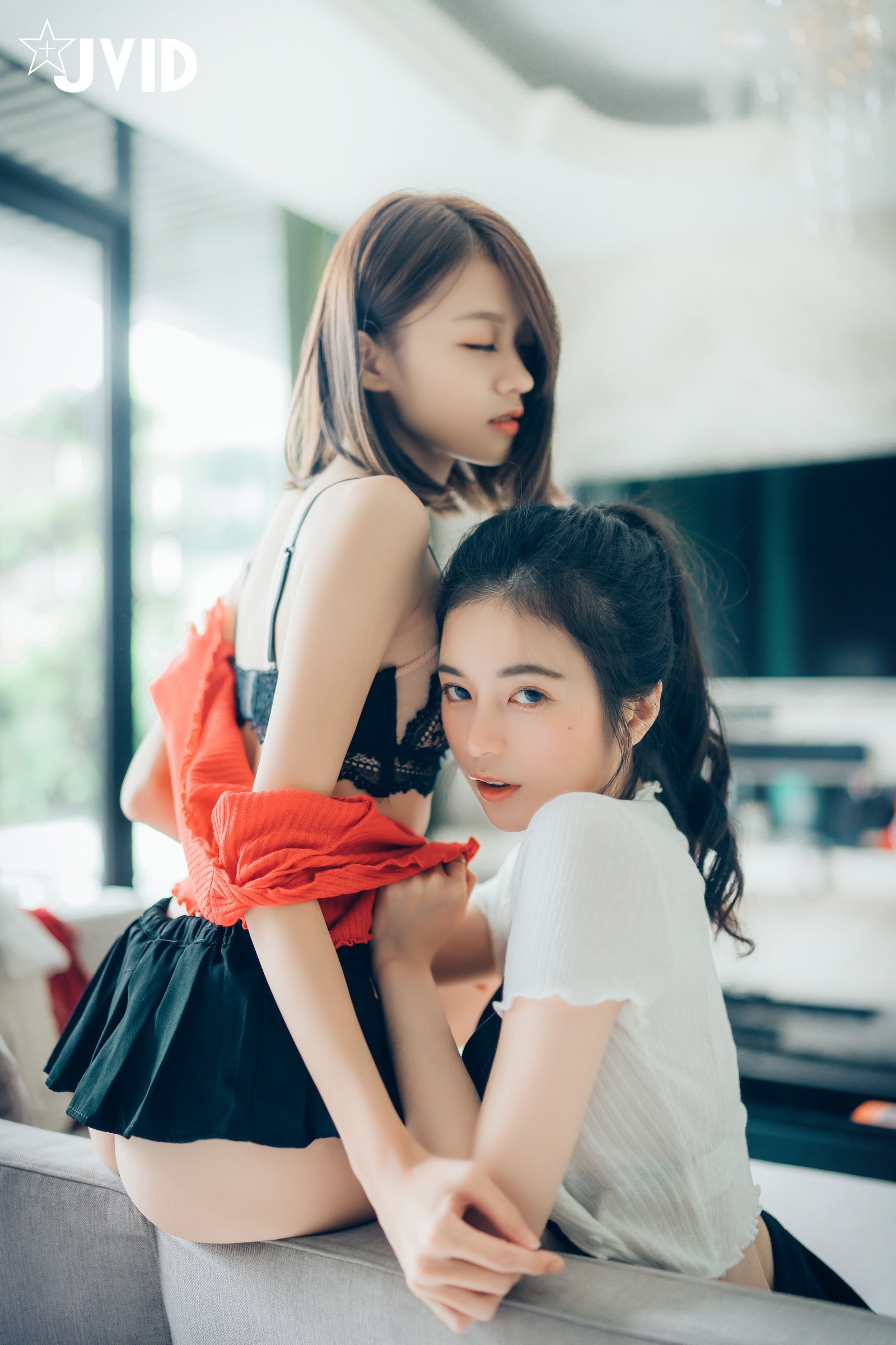 JVID-好色萝莉妍妍X巨乳御姊辰辰 22
