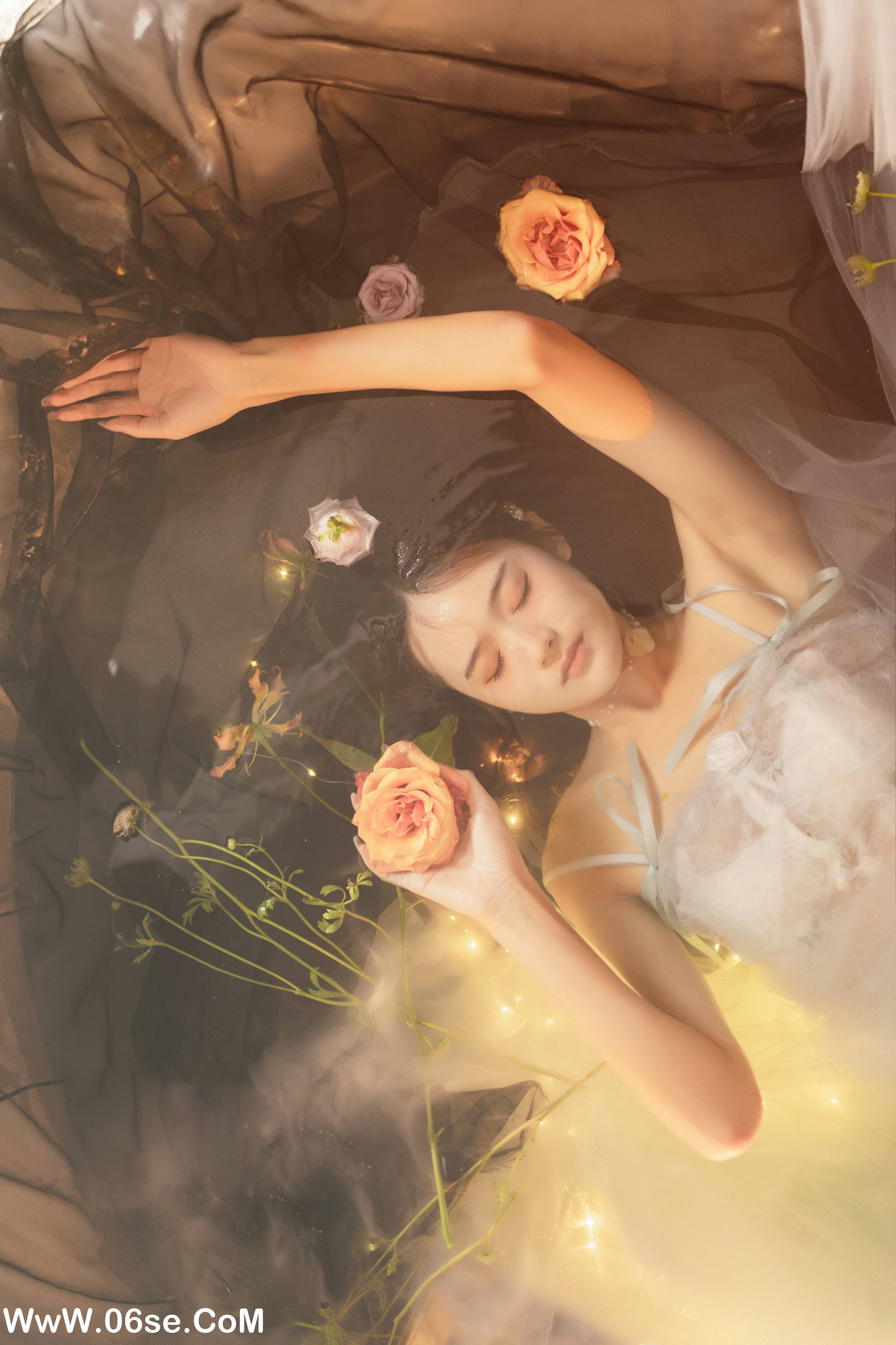 图片[24]-[YITUYU艺图语]2022.05.28 梦莲 兔子Zzz不吃胡萝卜[31P-393.98MB]-六色网