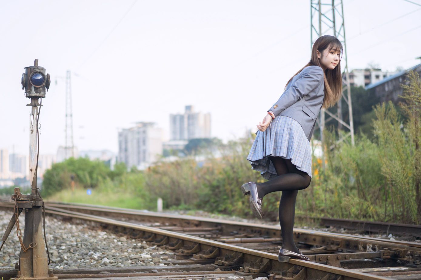 镜酱-私奔 制服[30P] 5