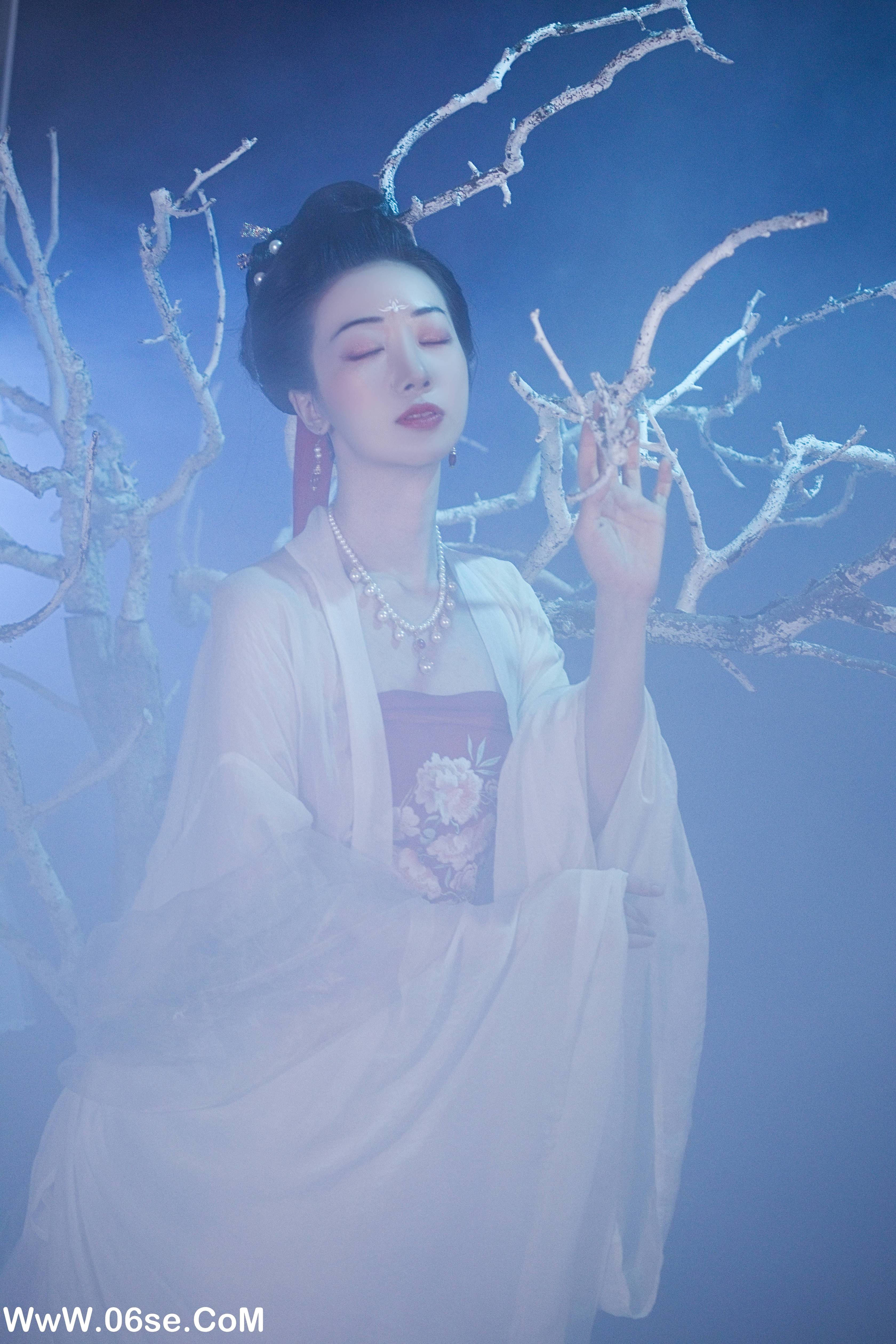 图片[8]-[YITUYU艺图语]2022.08.26 嫦娥 犬壹-[32+1P／749MB]-六色网