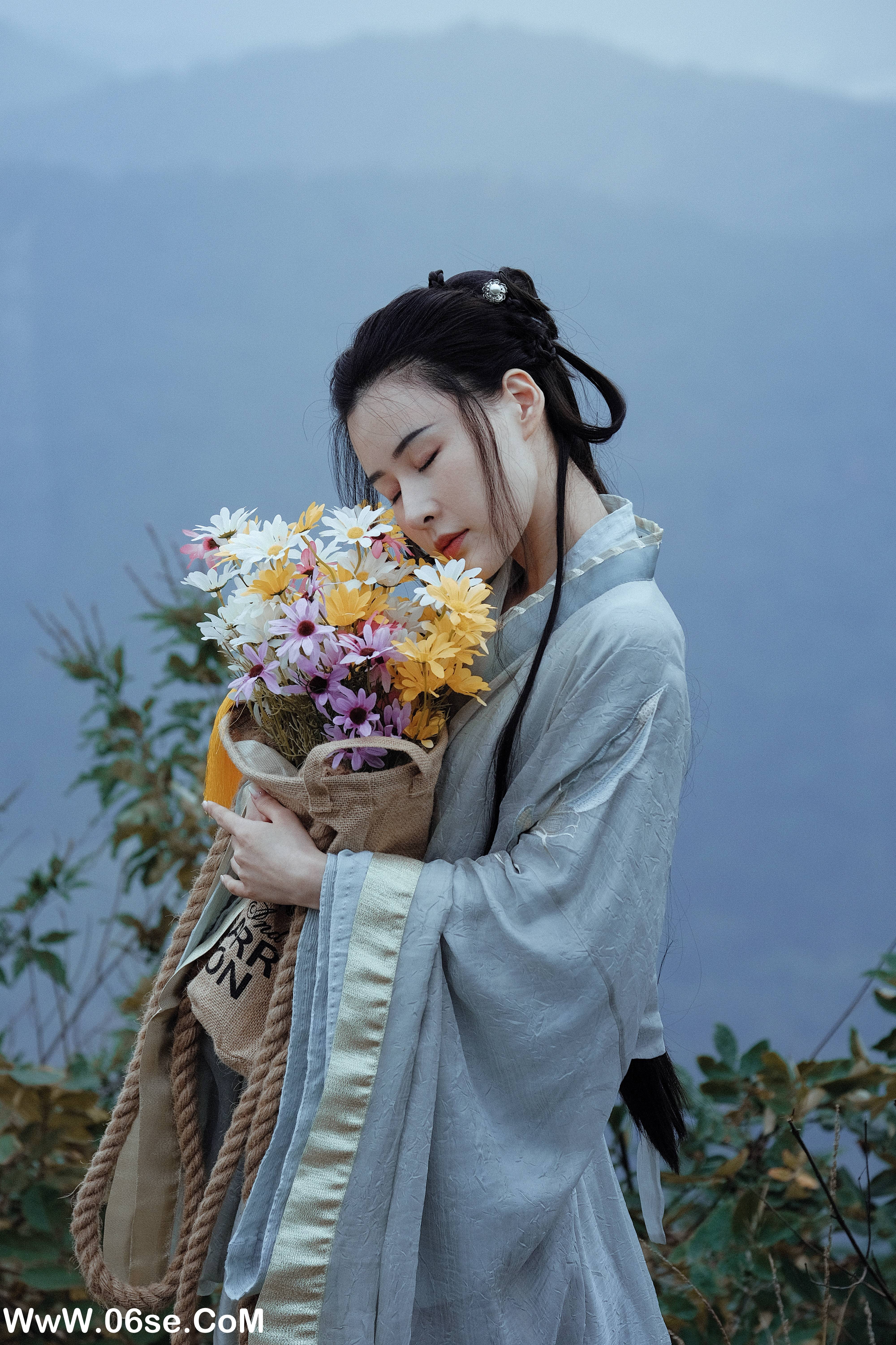 图片[11]-[YITUYU艺图语]2022.02.22 远山无月见秋灯 雅熙[25+1P／359MB]-六色网