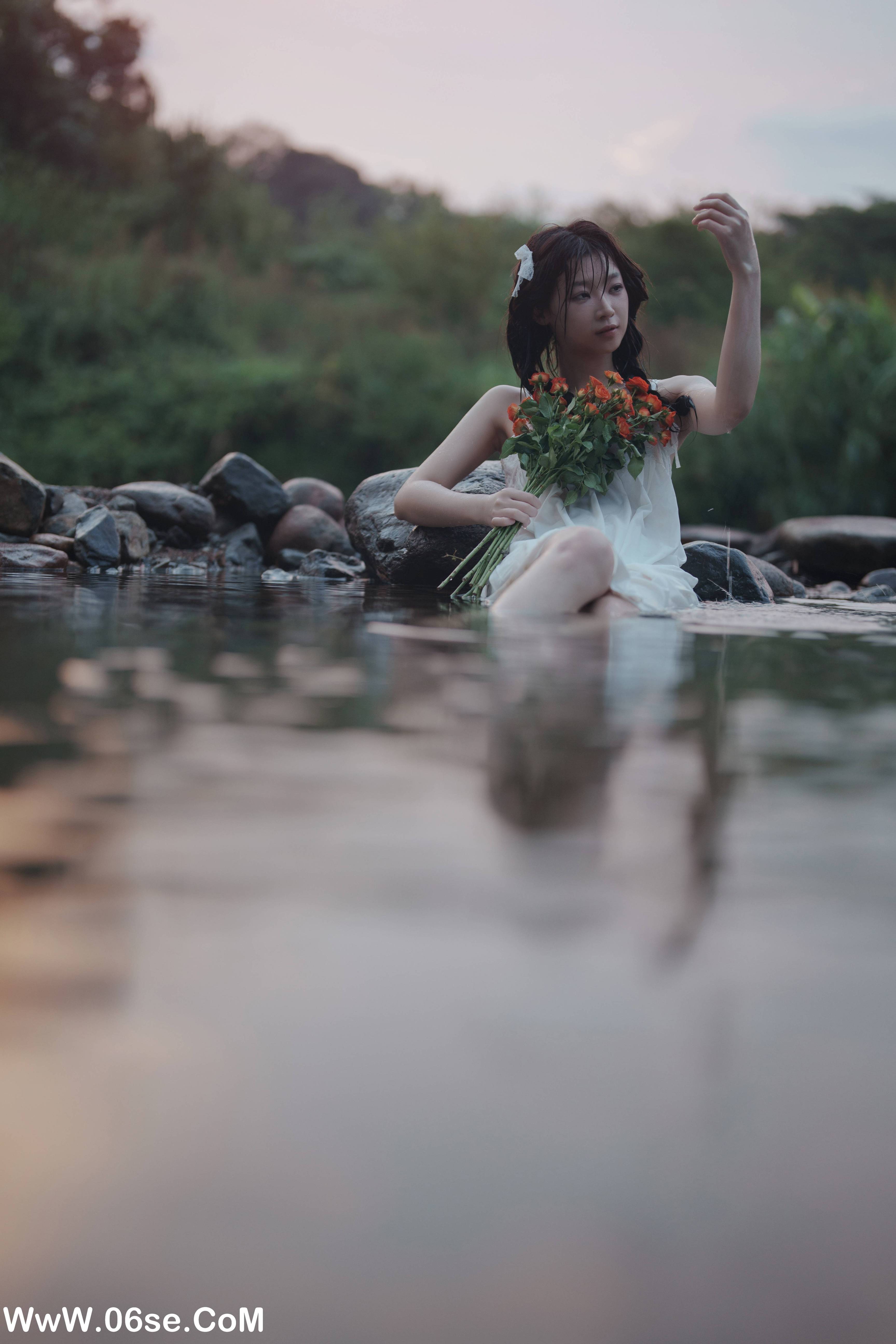 图片[6]-[YITUYU艺图语]2022.09.12 又甜又欲，很难不爱。山涧溪水，清凉一夏 七七[56+1P／461MB]-六色网