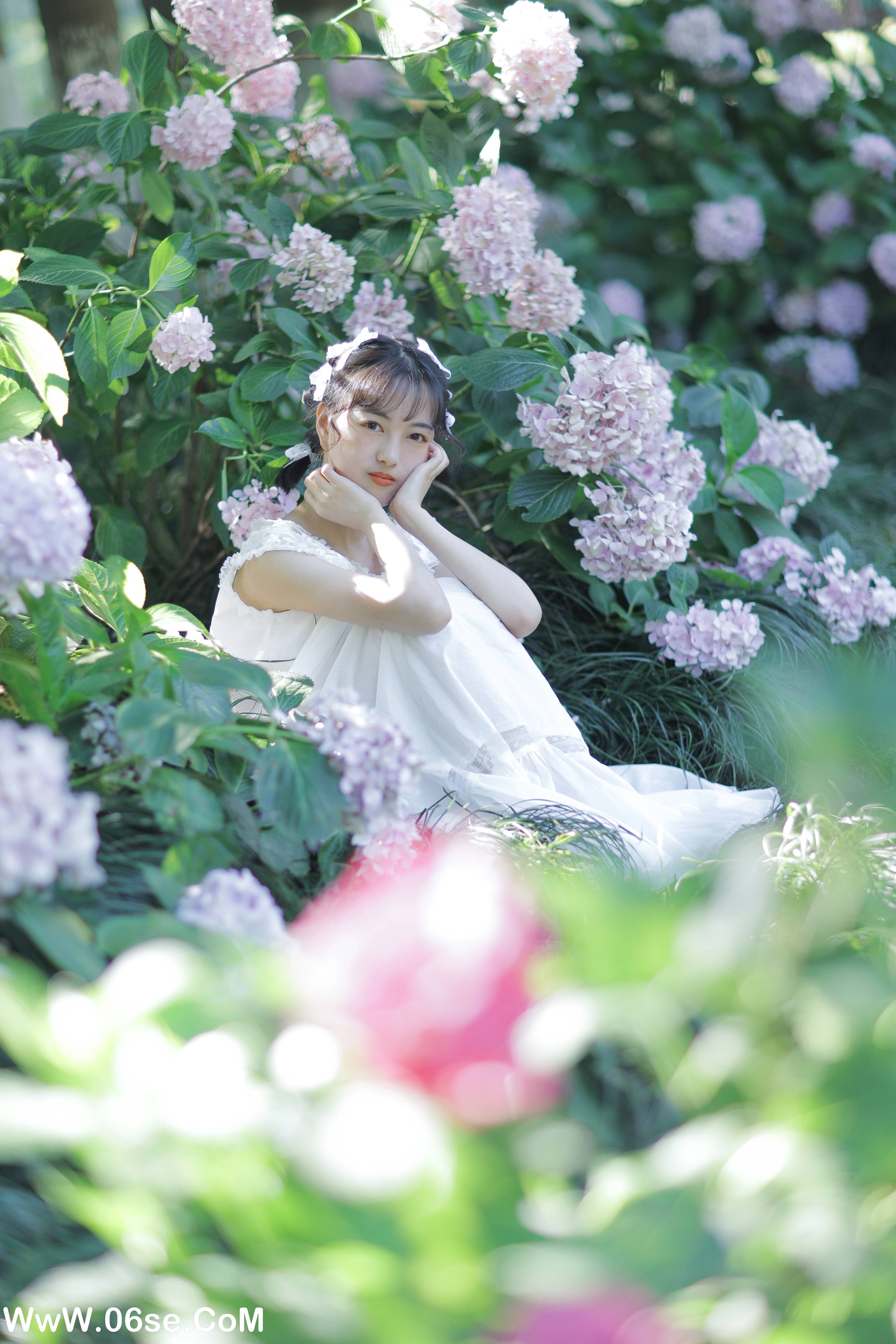 图片[3]-[YITUYU艺图语]2022.05.25 花儿与少女 欣雨[24P-204.16MB]-六色网