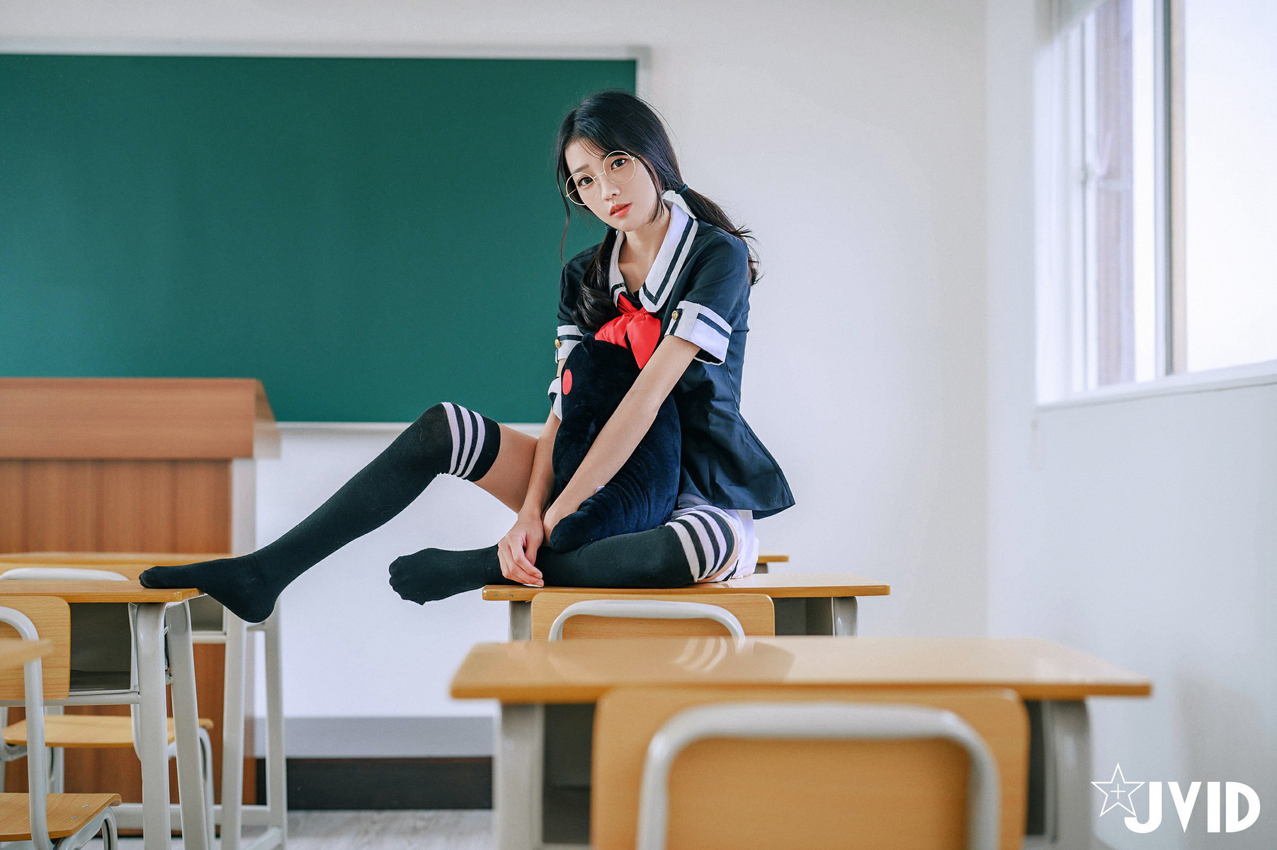 JVID精品 高顏值甜美學妹誘惑?清純校花?放學後的教室，學妹說她喜歡我 Vol.01 19