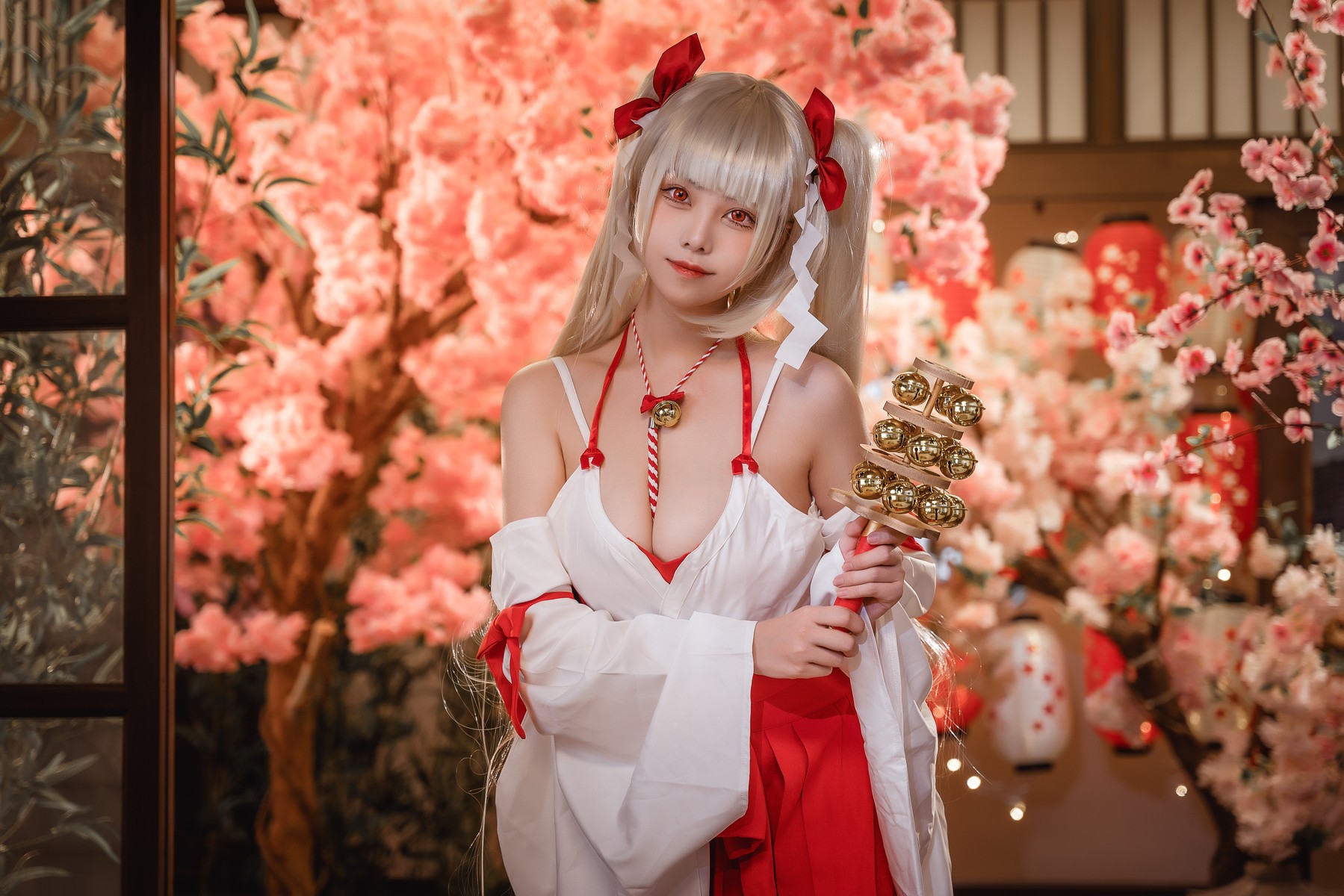 蜜汁猫裘 Cosplay 可畏巫女 1