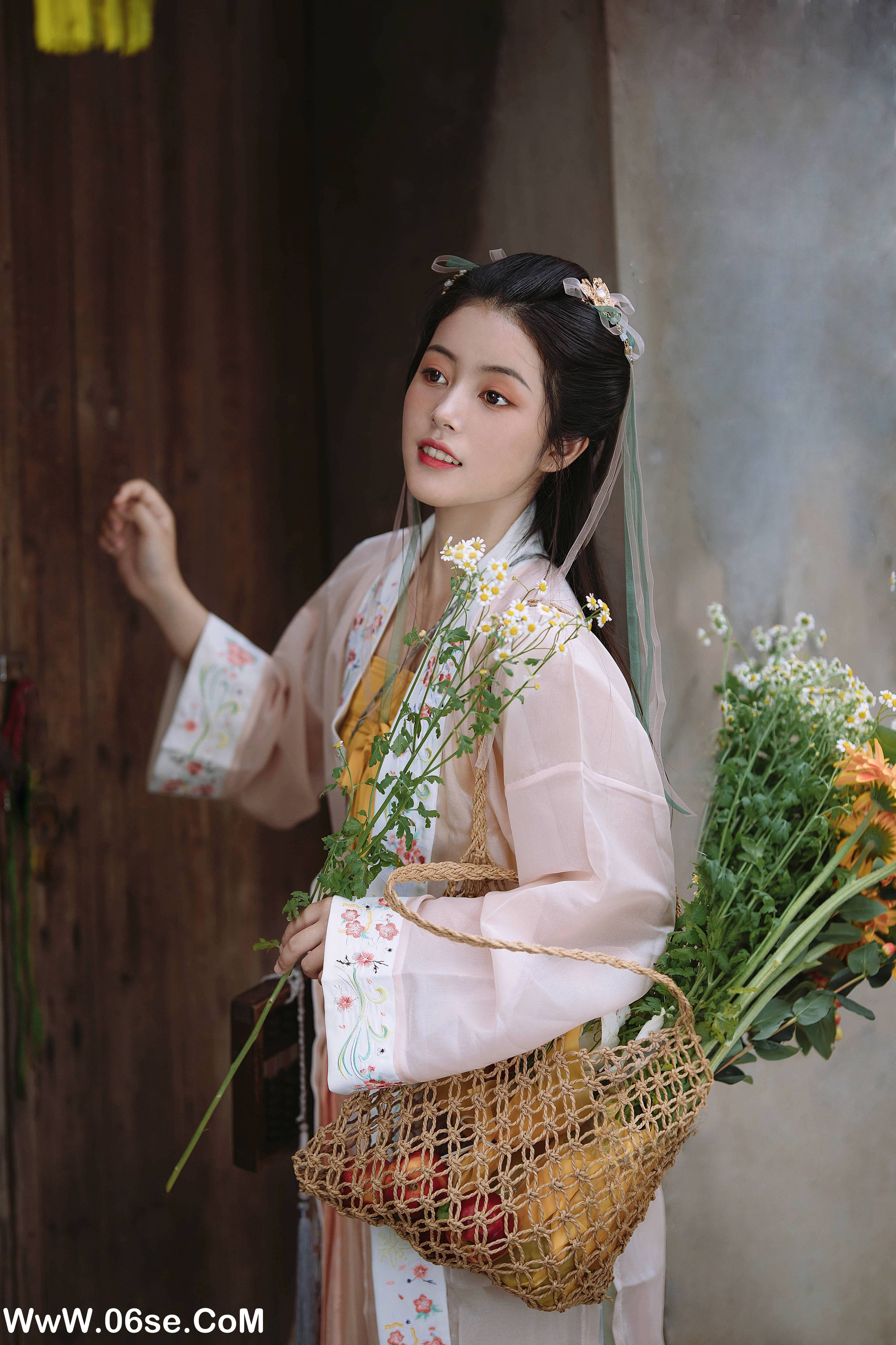 图片[25]-[YITUYU艺图语]2022.01.07 卖花姑娘 陶然[24+1P／373MB]-六色网