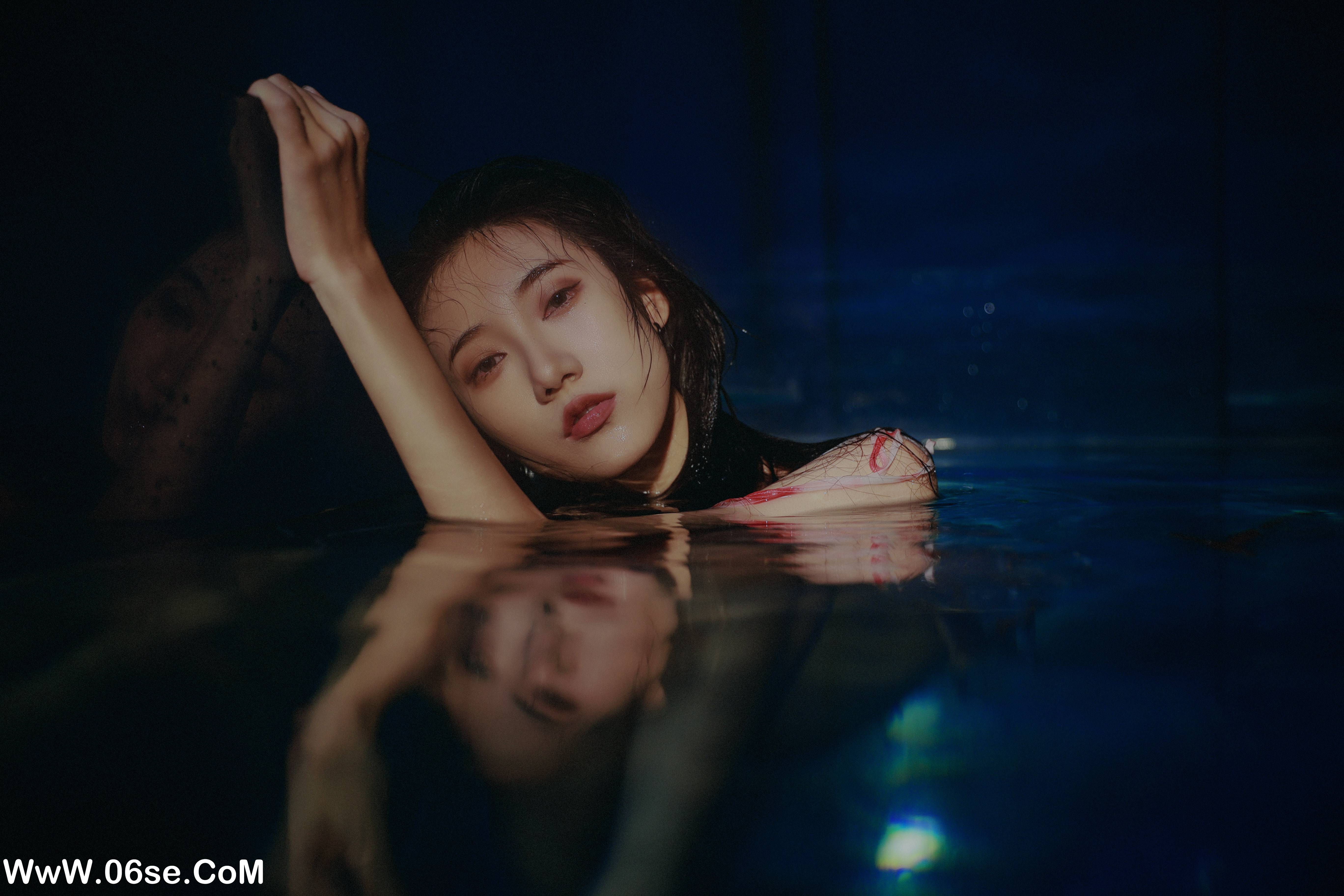 图片[31]-[YITUYU艺图语]2022.08.27 有人喜欢蓝 阿万[44+1P／644MB]-六色网