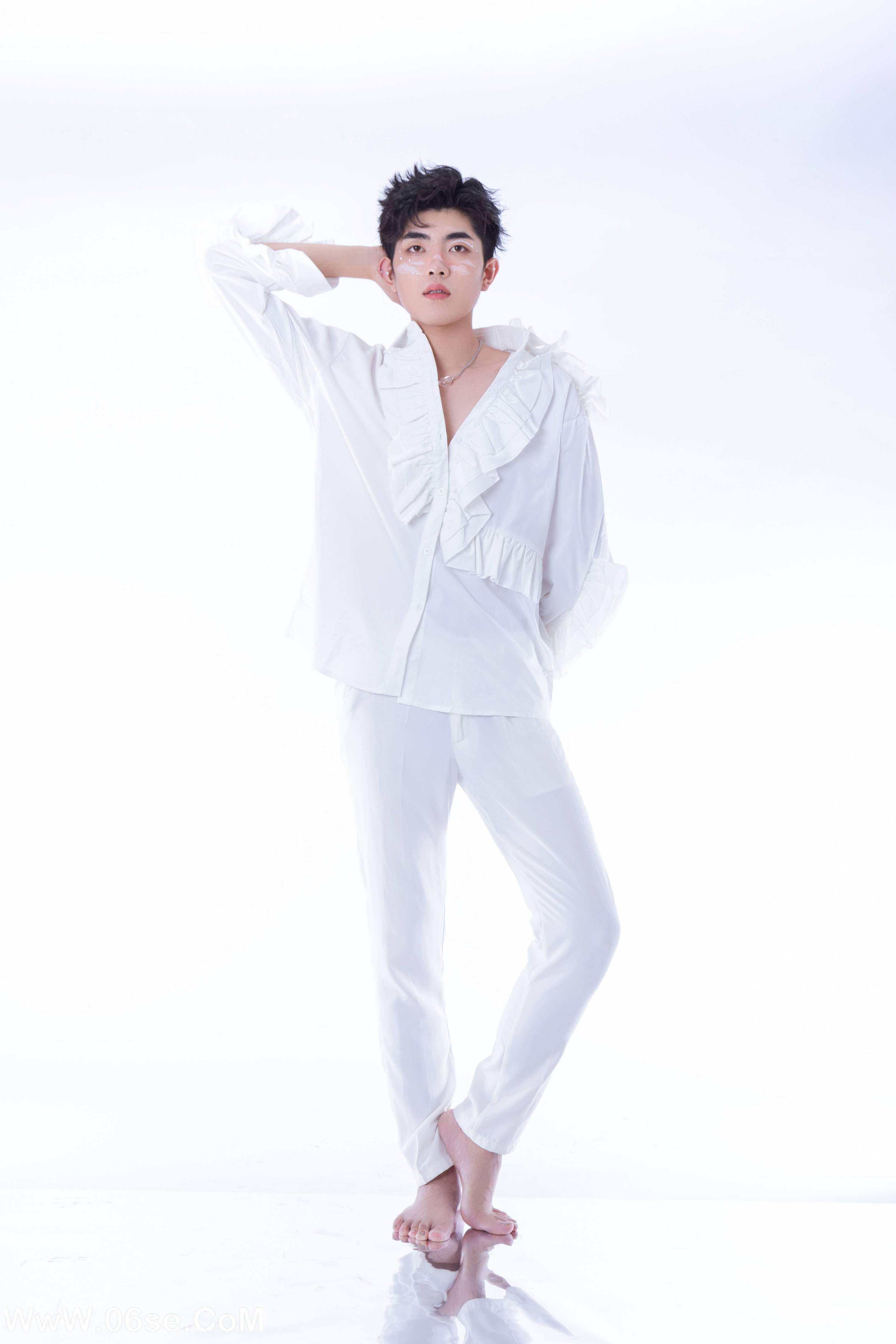图片[15]-[YITUYU艺图语]2022.07.09 白色蝴蝶 陈川儿Andrew[22+1P／171MB]-六色网