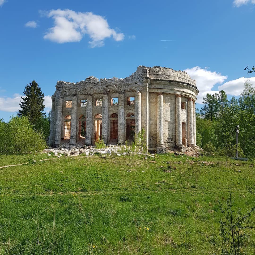 Усадьба якимовича в глубоком фото