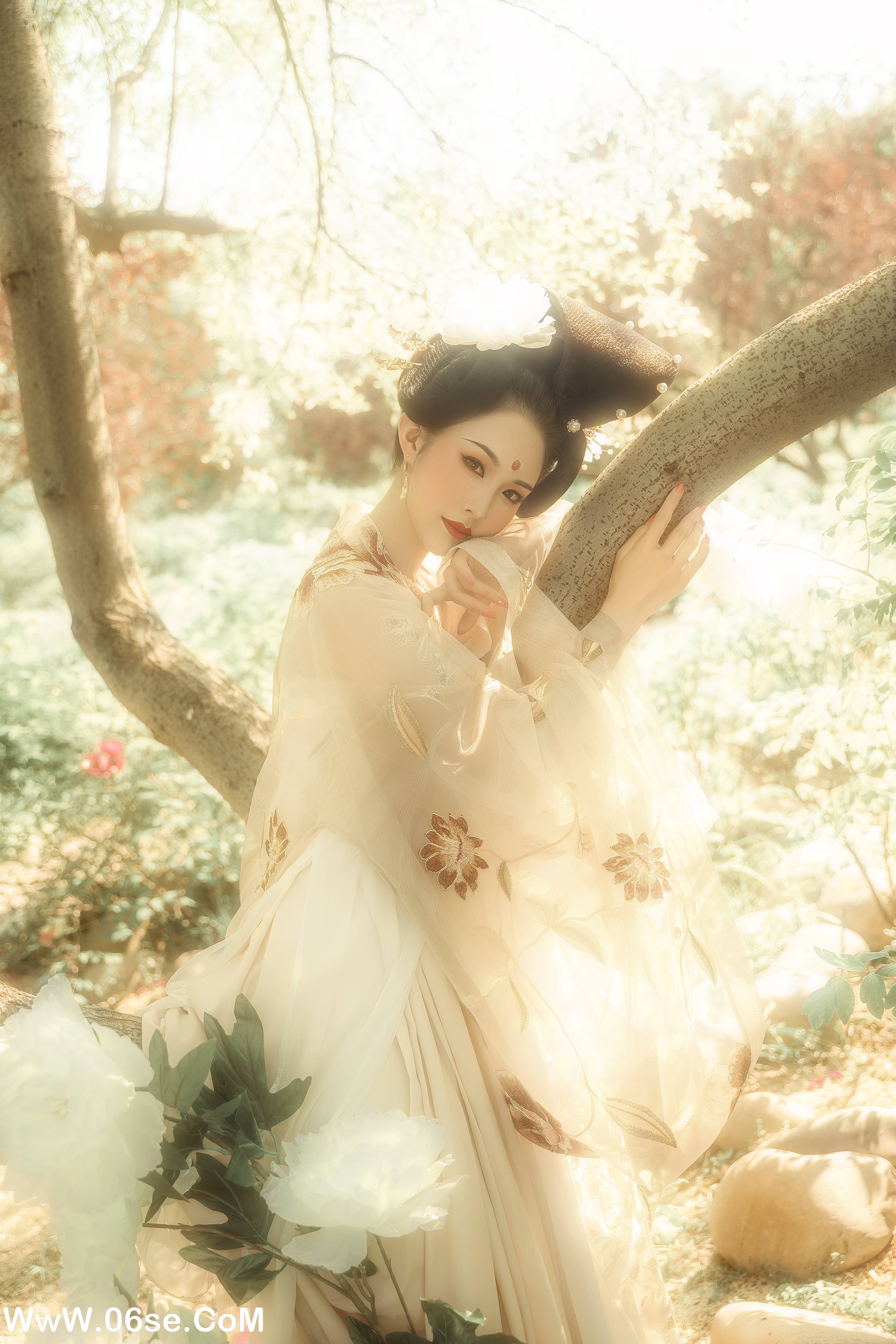 图片[33]-[YITUYU艺图语]2022.09.20 花想容 笔墨瞎伺候[34+1P／270MB]-六色网