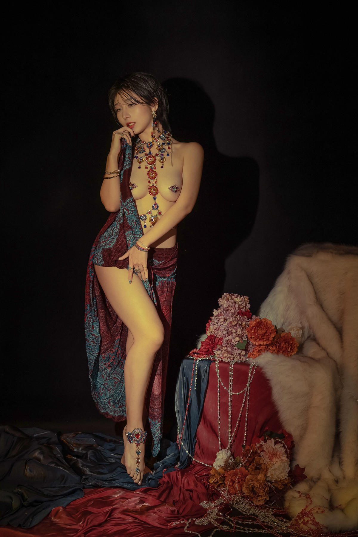 Cosplay 云溪溪 奶桃 Topaz黄宝石 36