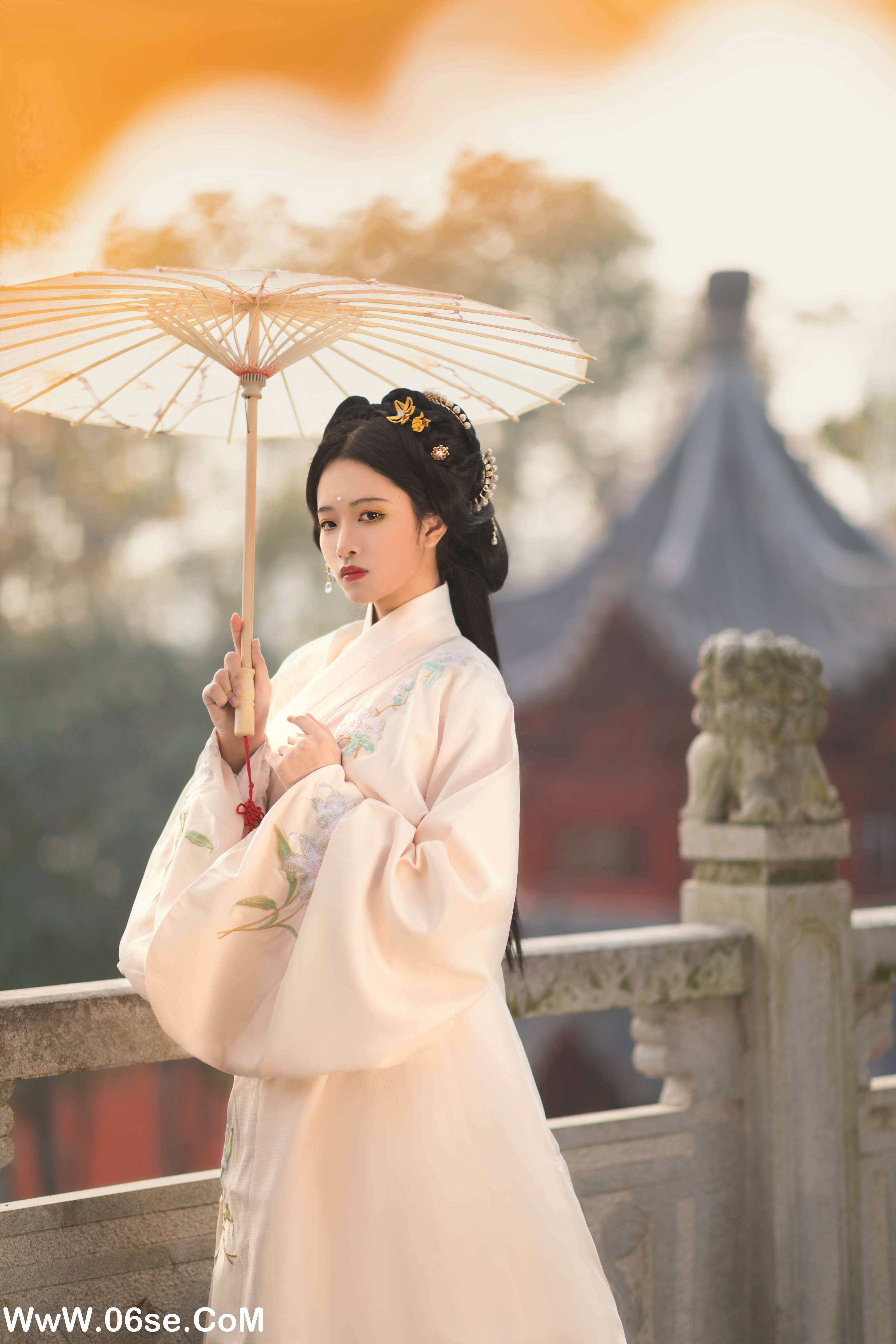 图片[10]-[YITUYU艺图语]2022.12.28 始觉秋风还 是蝶绪咩[19+1P／173MB]-六色网