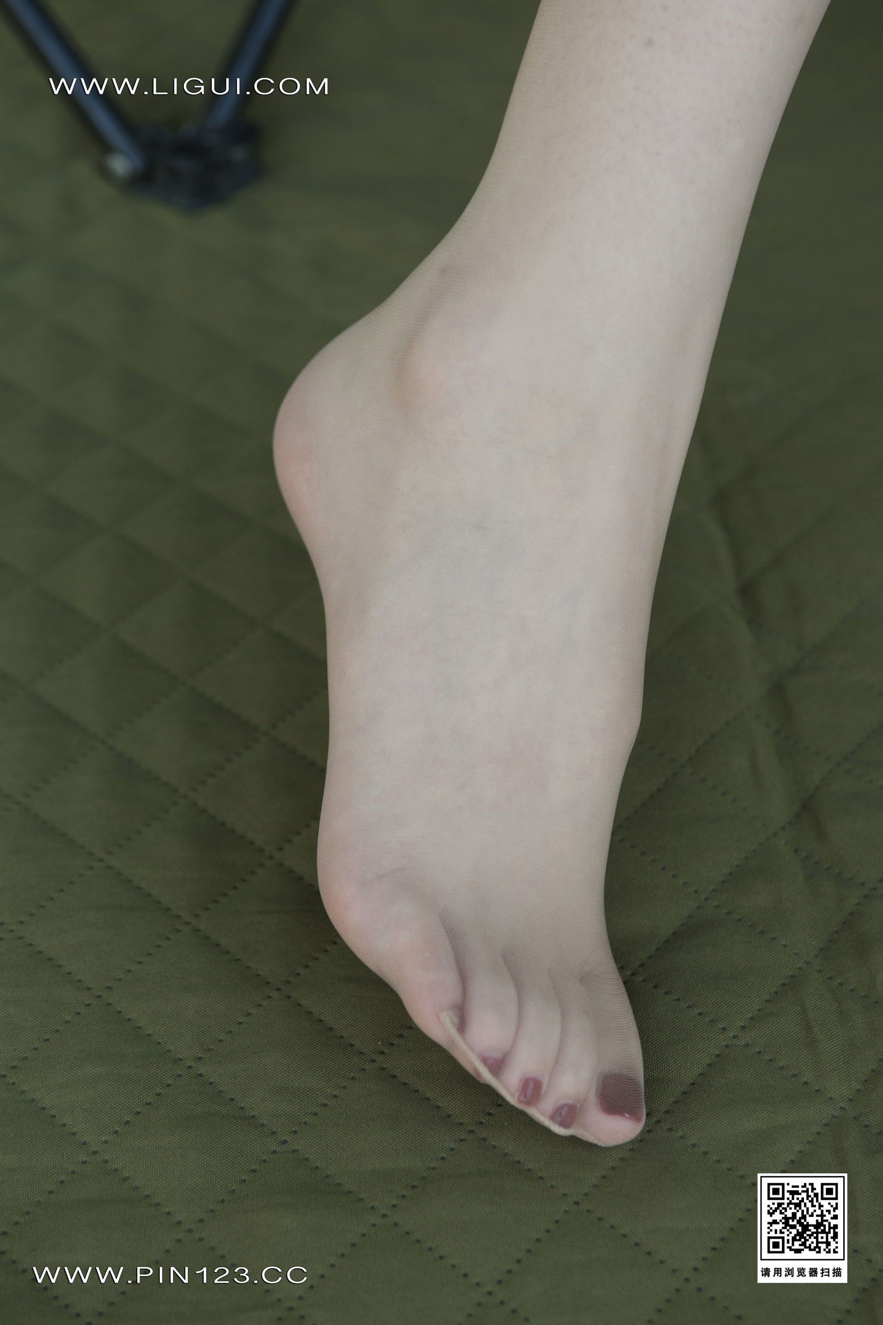 [丽柜Ligui]_兔子＆Vicky_香丝露营-写真图集共129P 3