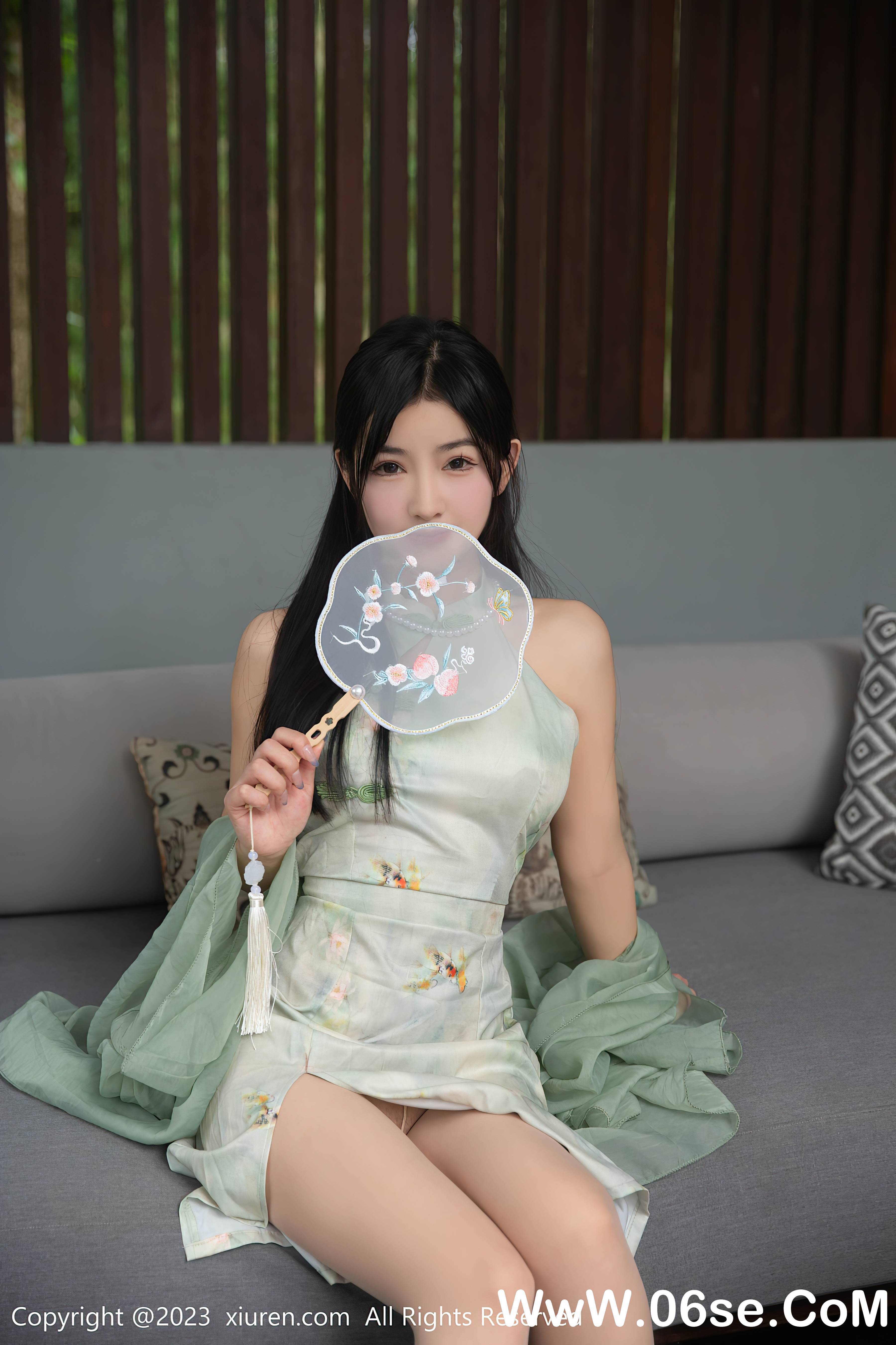图片[3]-[XiuRen秀人网] 2023.06.08 NO.6880 谭小灵-六色网