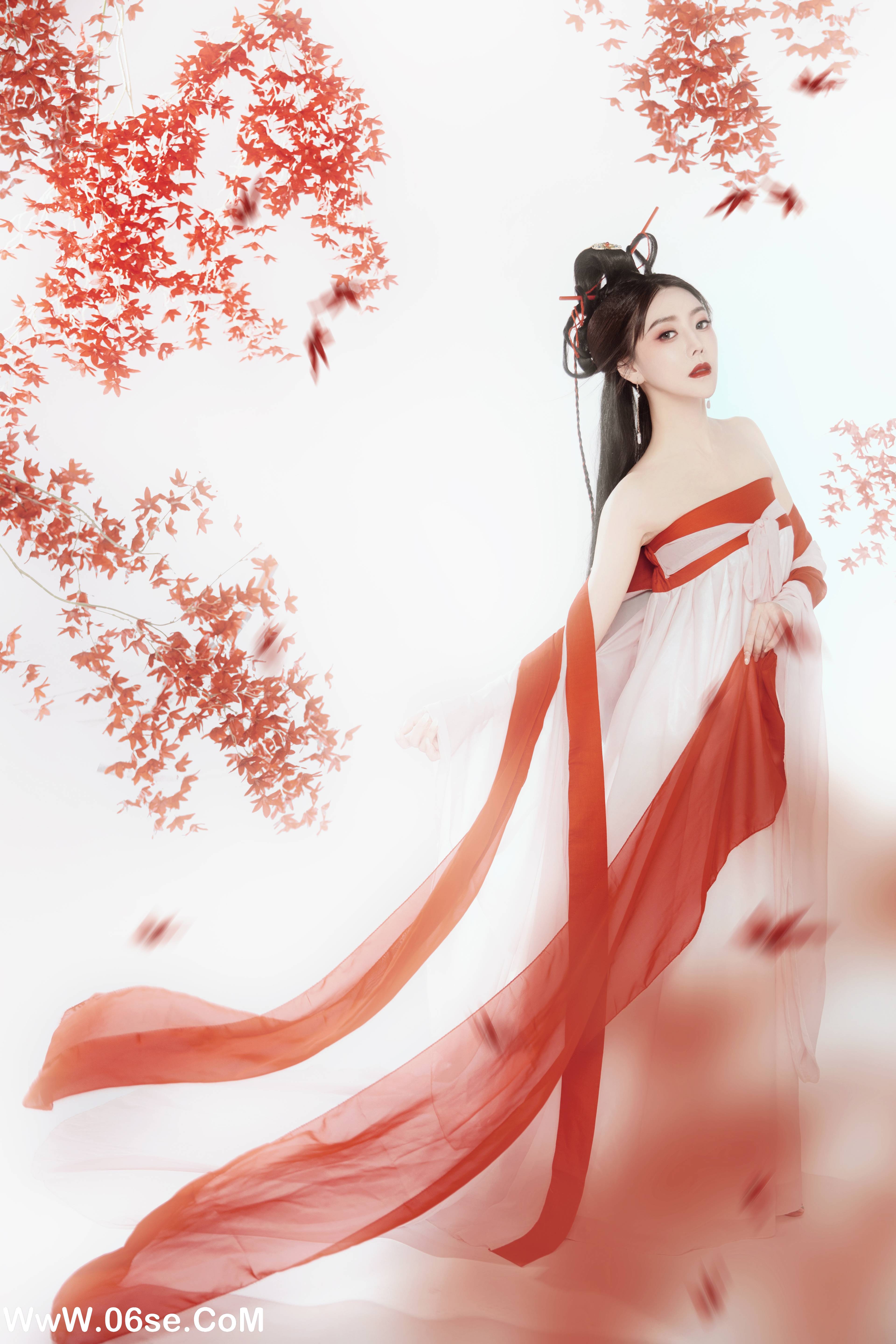 图片[14]-[YITUYU艺图语]2022.12.21 枫叶飘红 雪宝[21+1P／168MB]-六色网