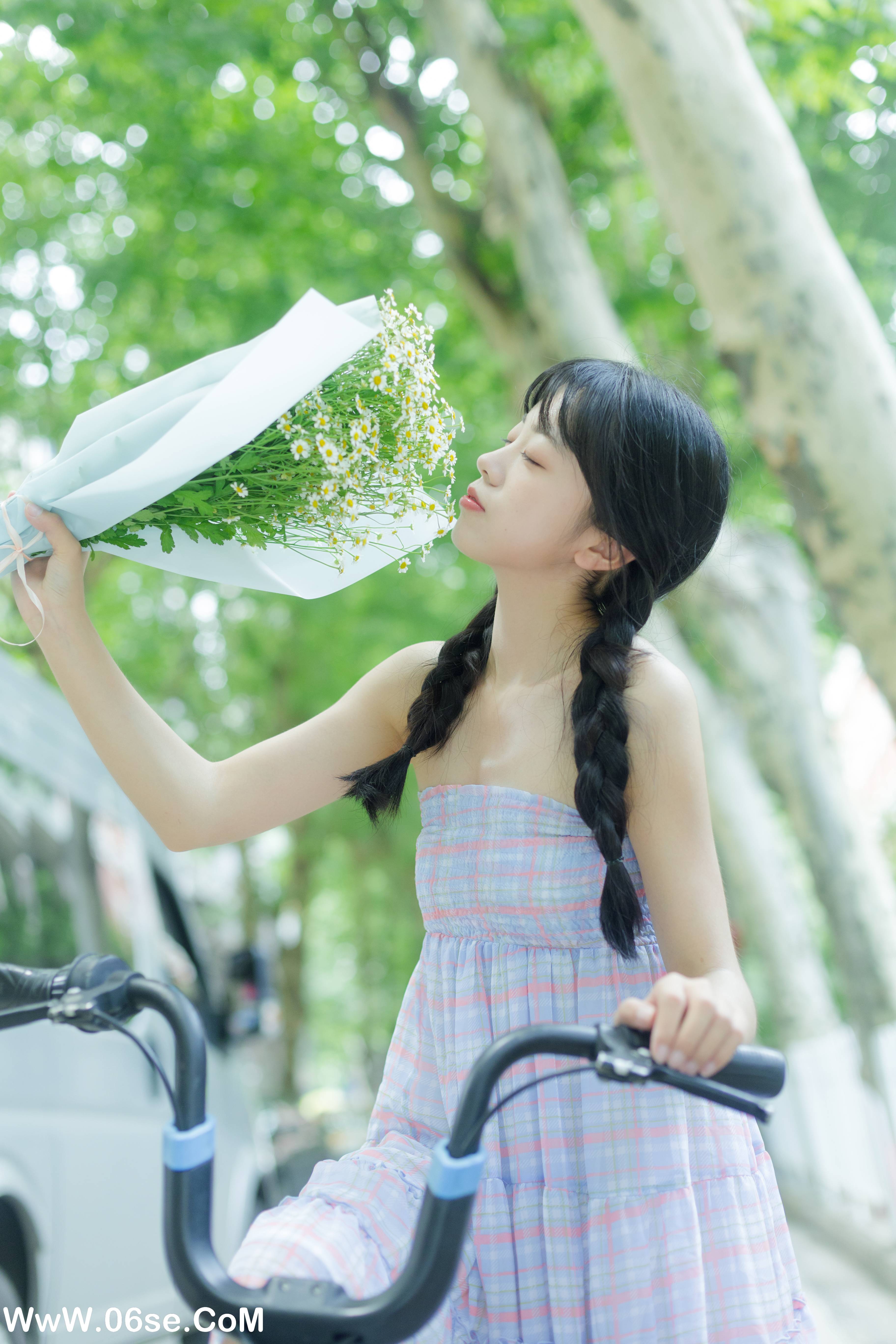 图片[12]-[YITUYU艺图语]2022.08.12 夏天是洋甘菊的气味 可爱泡泡呀[32+1P／265MB]-六色网