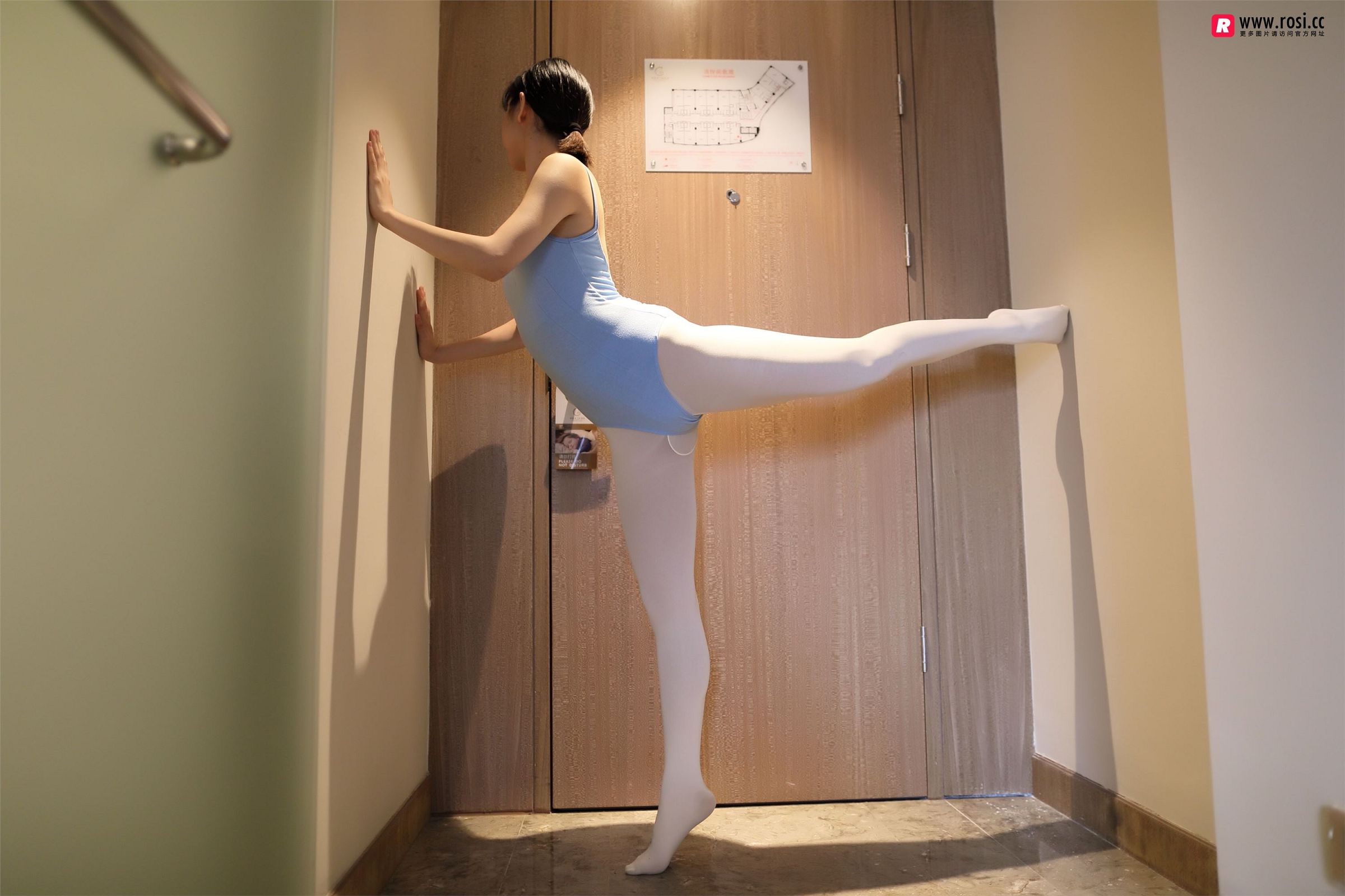 [Image: fa017622bd25e2f30603d.jpg]