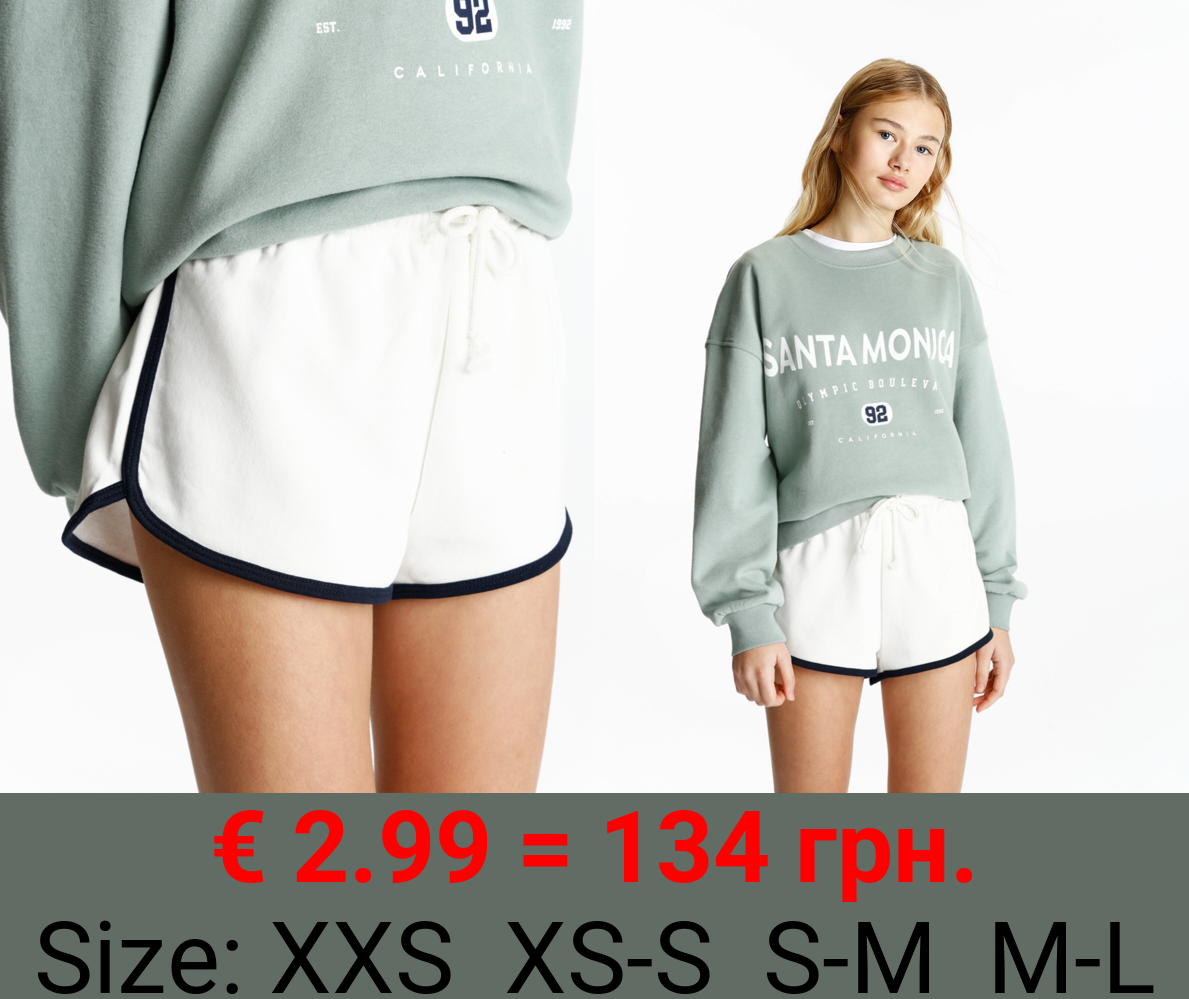 Plush shorts with trim